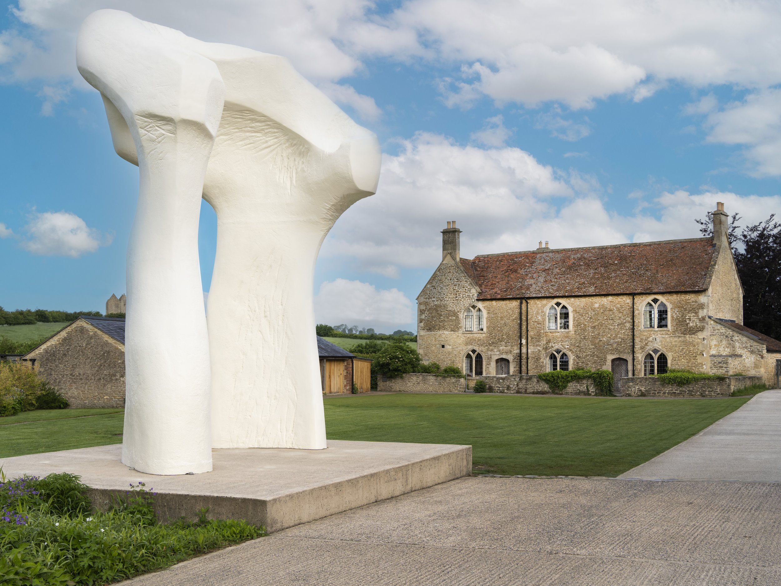Henry Moore. Sharing Form — V21 Artspace | Interactive 3D Exhibition Tours  & Immersive VR Experiences