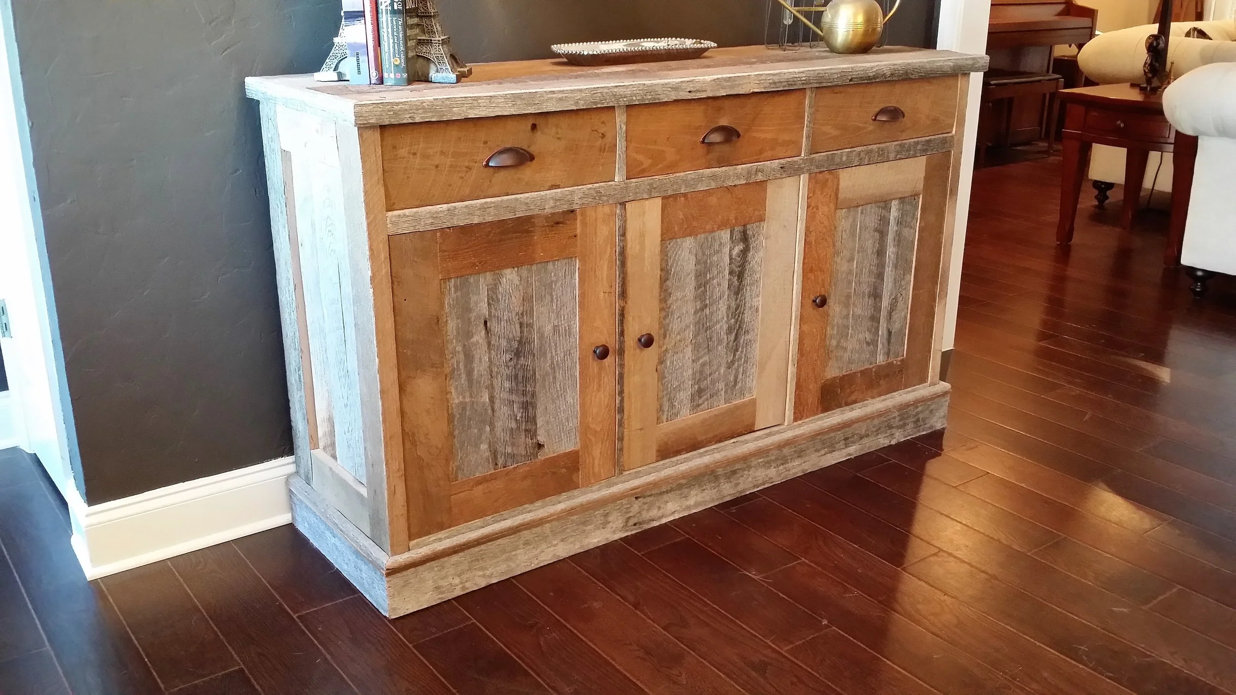 reclaimed_sideboard_01.jpg
