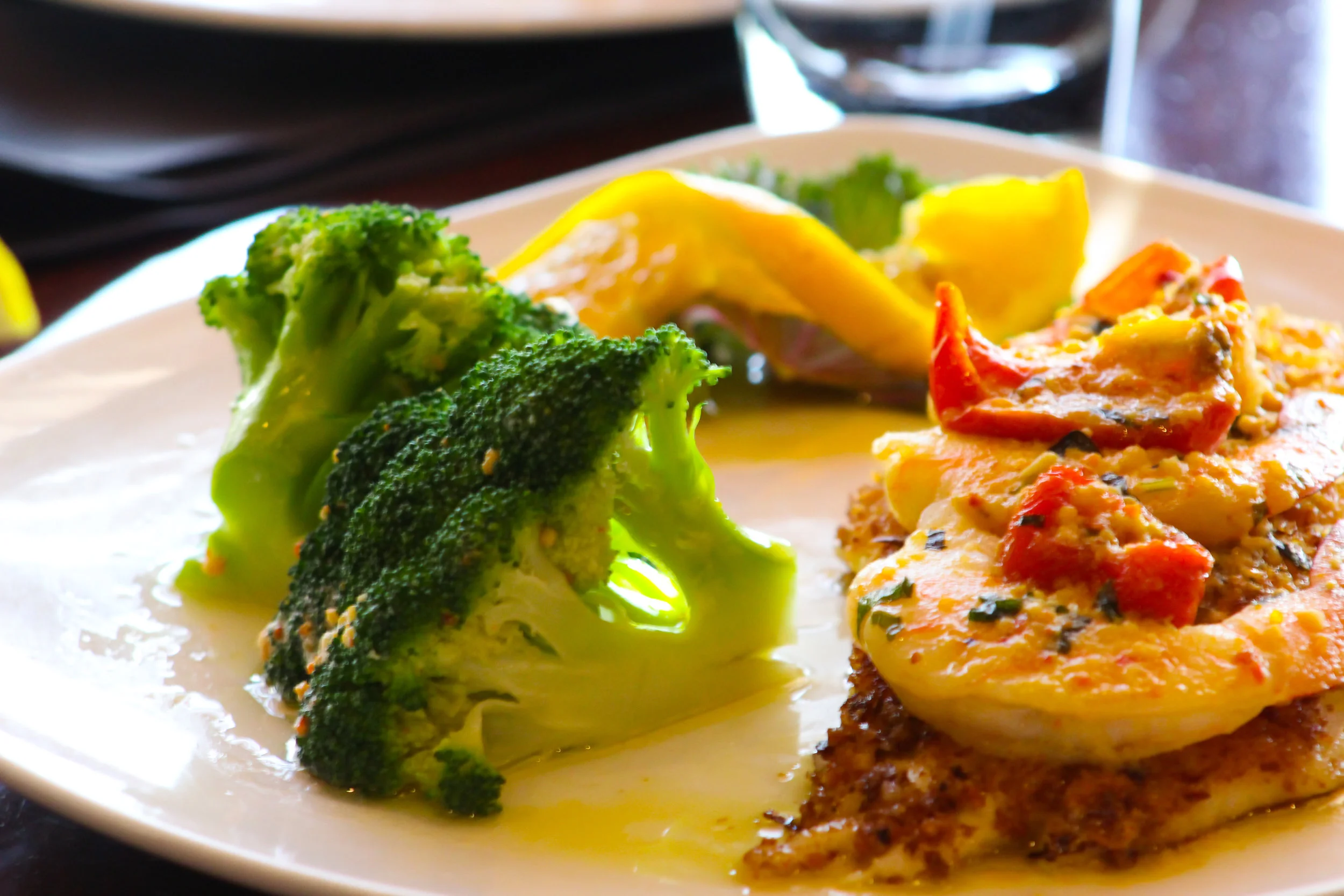 Theo's Bar and Grille