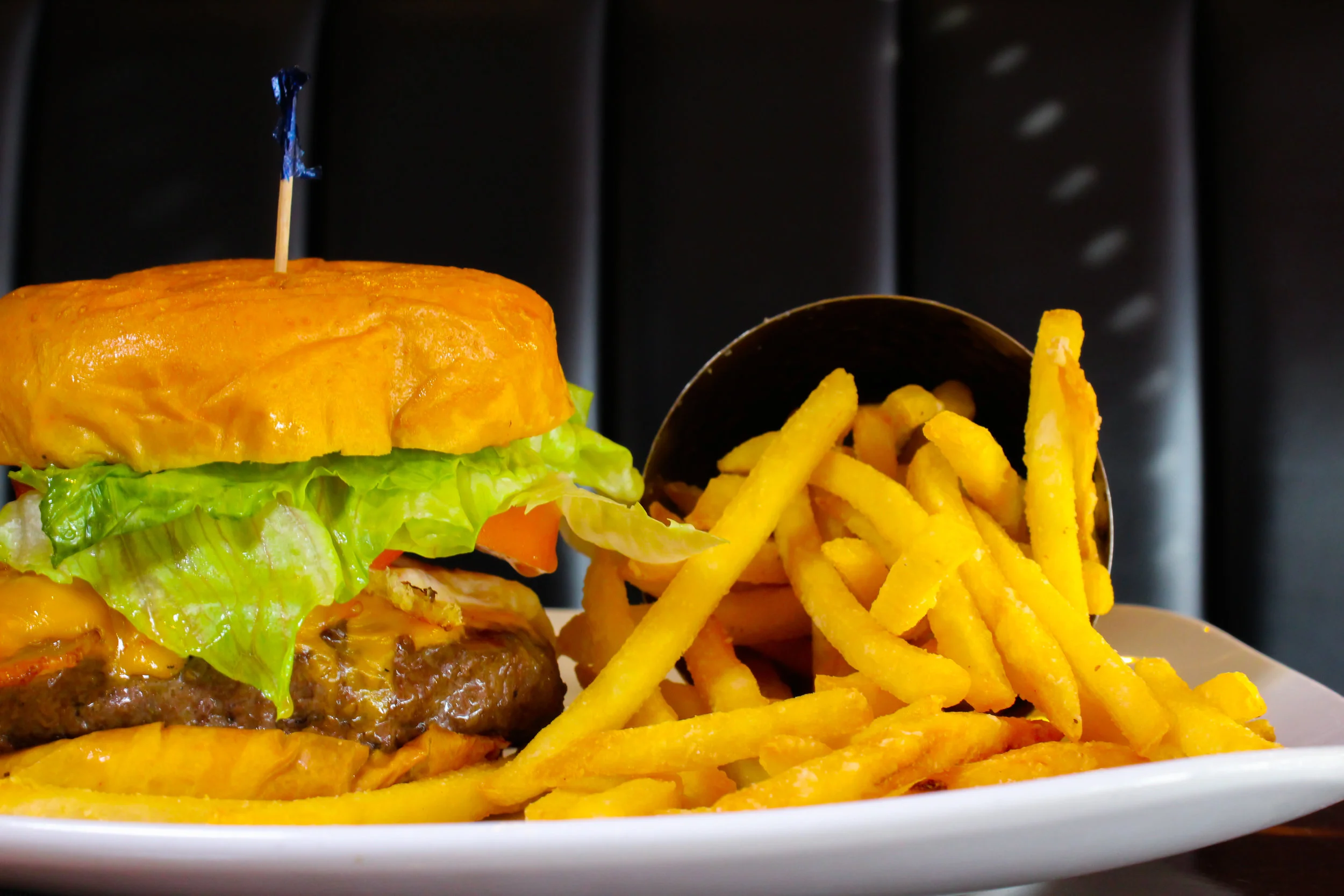 Theo's Bar and Grille