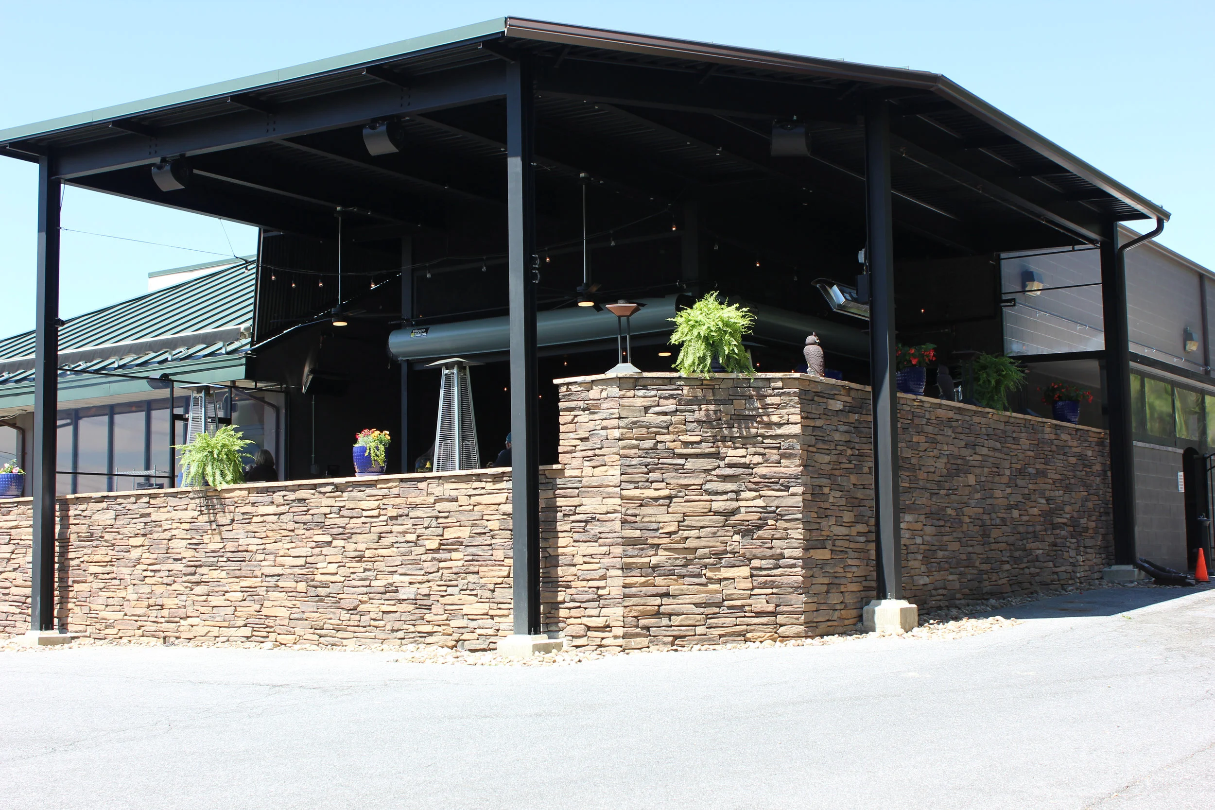 Theo's Bar and Grille