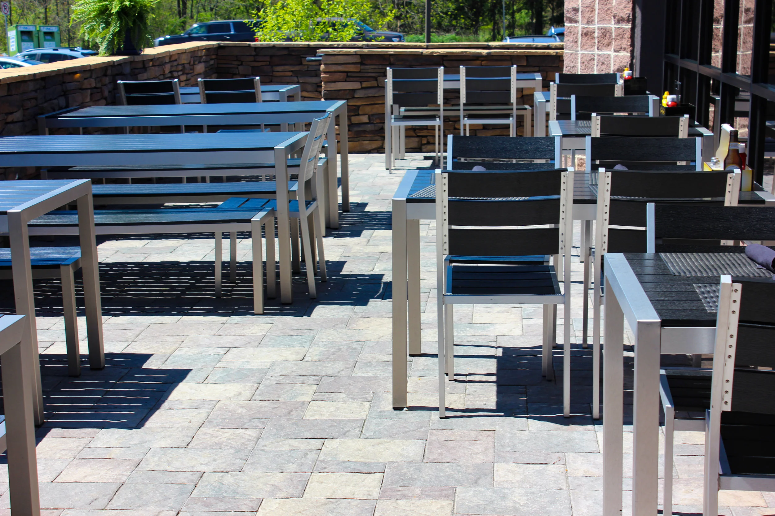 Theo's Bar and Grille