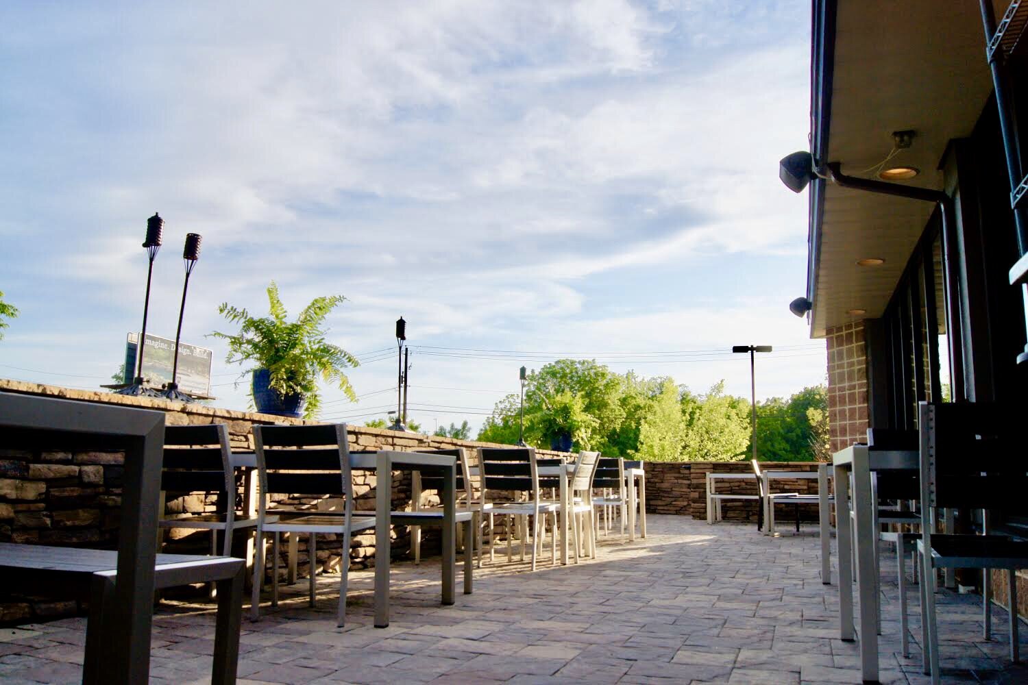 Theo's Bar and Grille