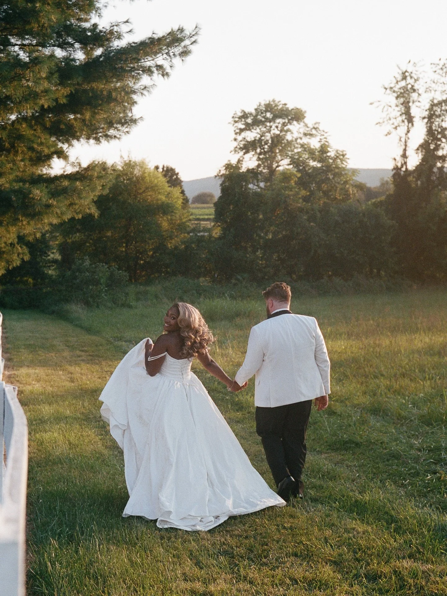 Sh&aacute; + Jacob 💘 (part 1 of manyyyy) all film, shot by me.

Had so much fun photographing this gorgeous couple and their dreamy wedding! Also had the best time working alongside a hell of a team!! Stay tuned for their super8 ;)

Second photograp