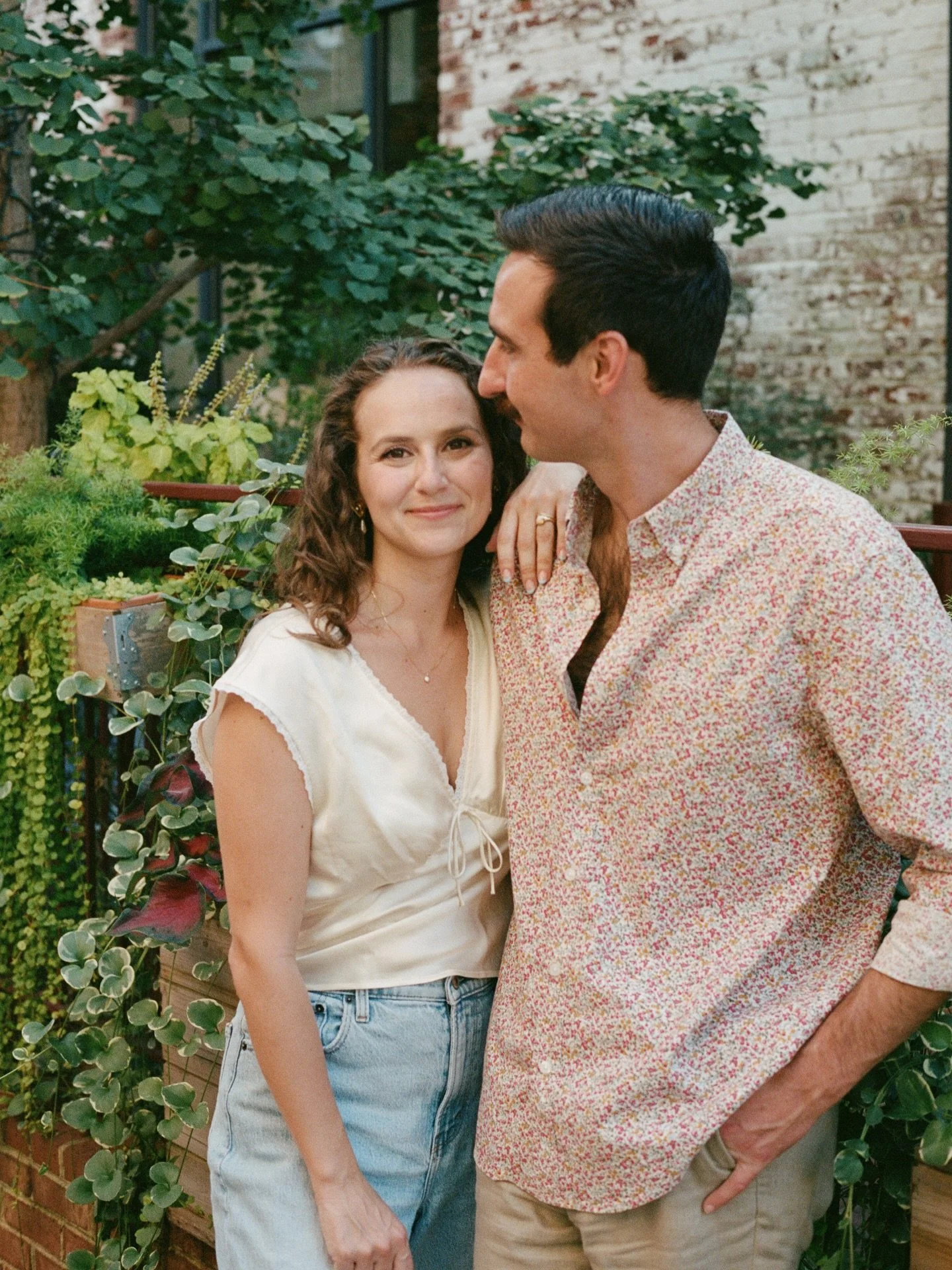 Zoe + Pat 💘 felt like I was hanging out with old friends with these two :&rsquo;) just wait til y&rsquo;all see their wedding photos!!
.
.
.
.
.
#charlottesvilleweddingphotographer #charlottesvilleengagement #charlottesvilleengagementphotographer #c