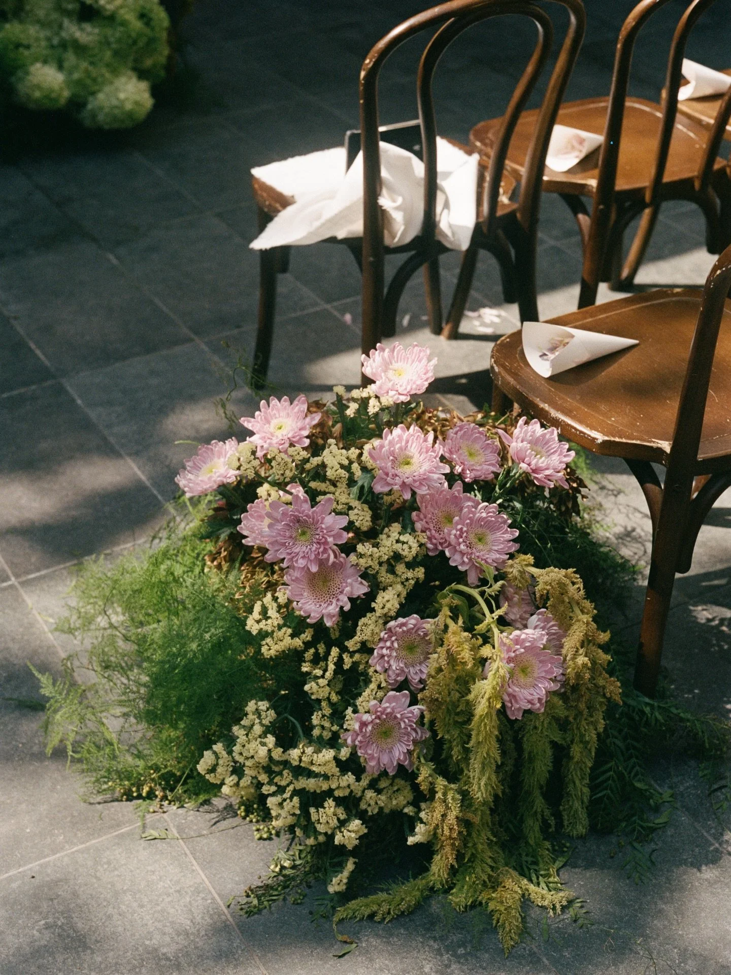💐🌸
.
.
.
#richmondweddingphotographer #richmondweddingphotography #richmondweddingfilmphotographer #virginiaweddingphotographer #virginiaweddingfilmphotographer