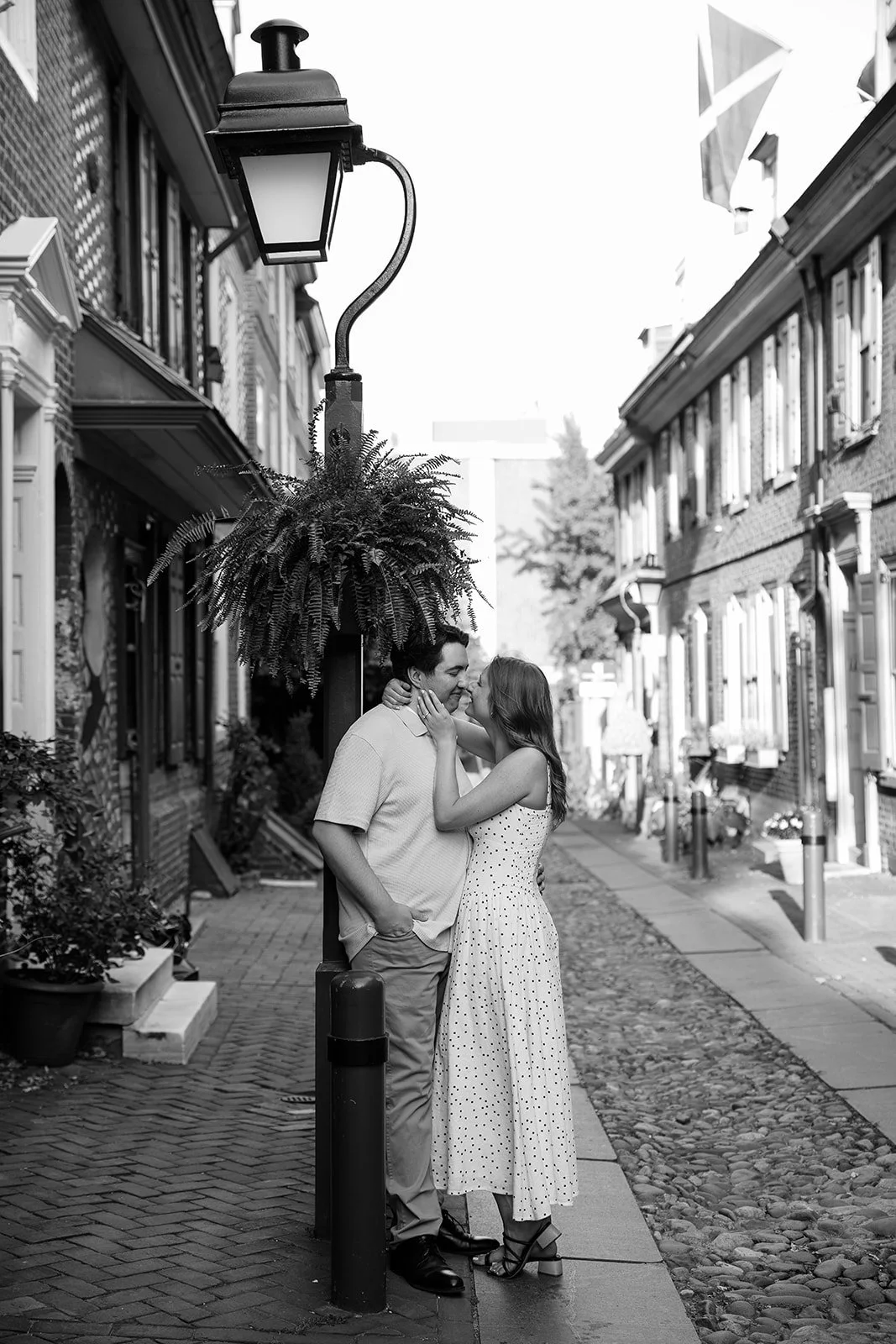 old city phildelphia engagement photographer
