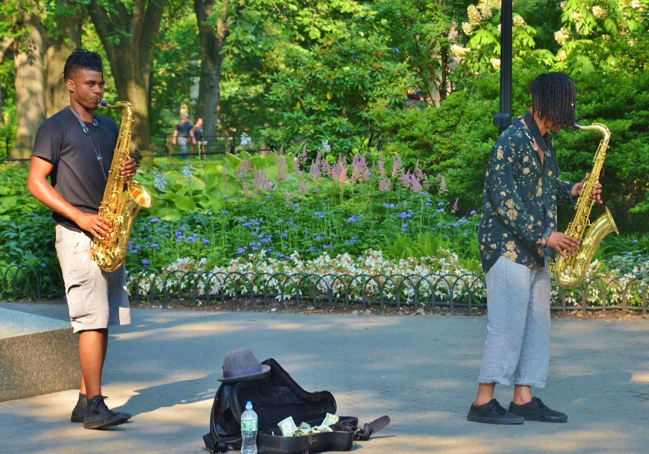   DUELING SAXOPHONES —CENTRAL PARK   