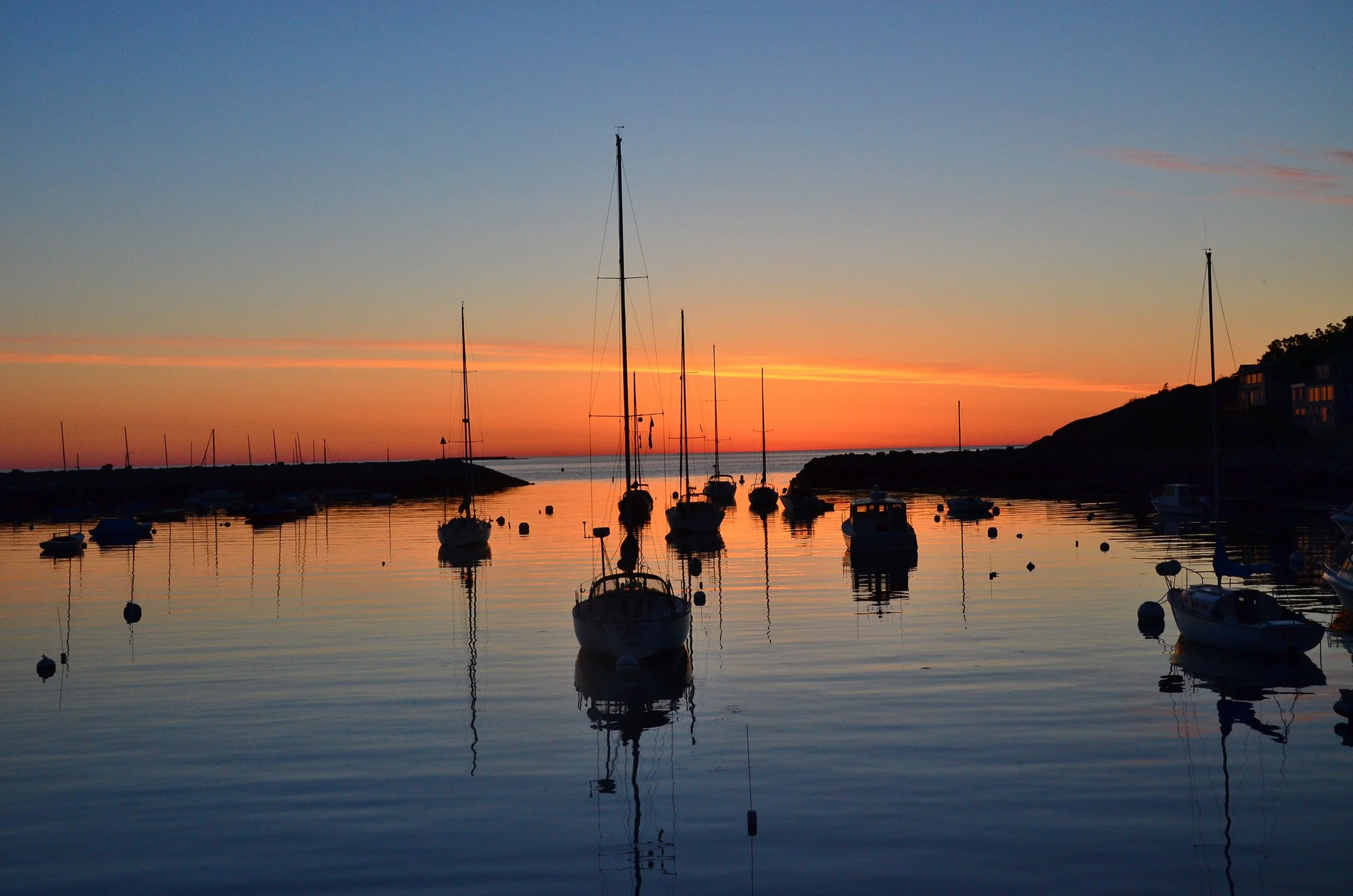  Rockport settlted in 1600’s   35 miles north of Boston   90 minute train ride   no car needed     