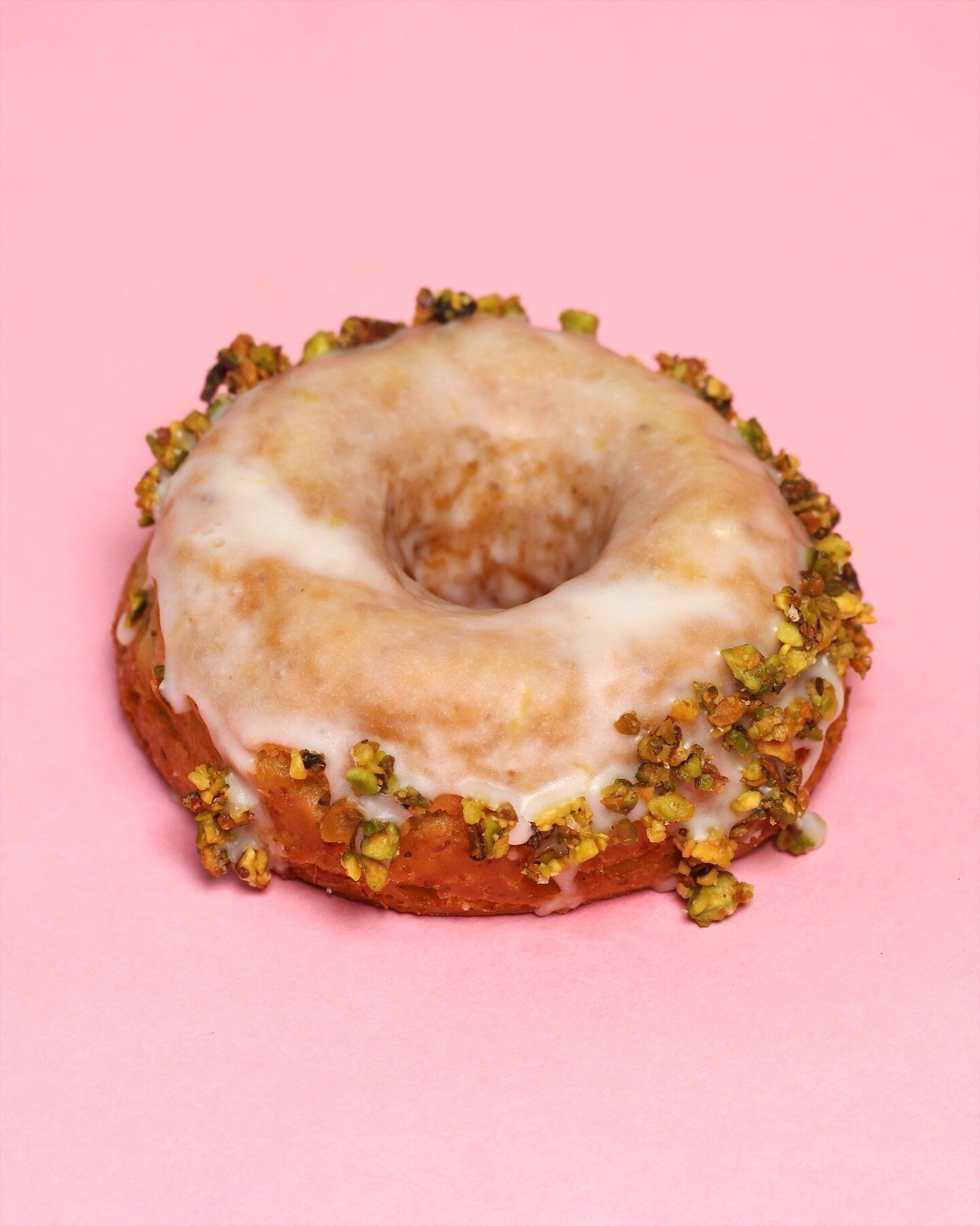 Enjoy a little salty-sweet action today. Our Lemon Pistachio Donut is a lemon zest and pistachio flour dough dipped in a tart lemon glaze and rolled in toasted lightly salted pistachios.⁠
&bull;⁠
&bull;⁠
&bull;⁠
#dynamodonuts #sanfrancisco #sfeats #d
