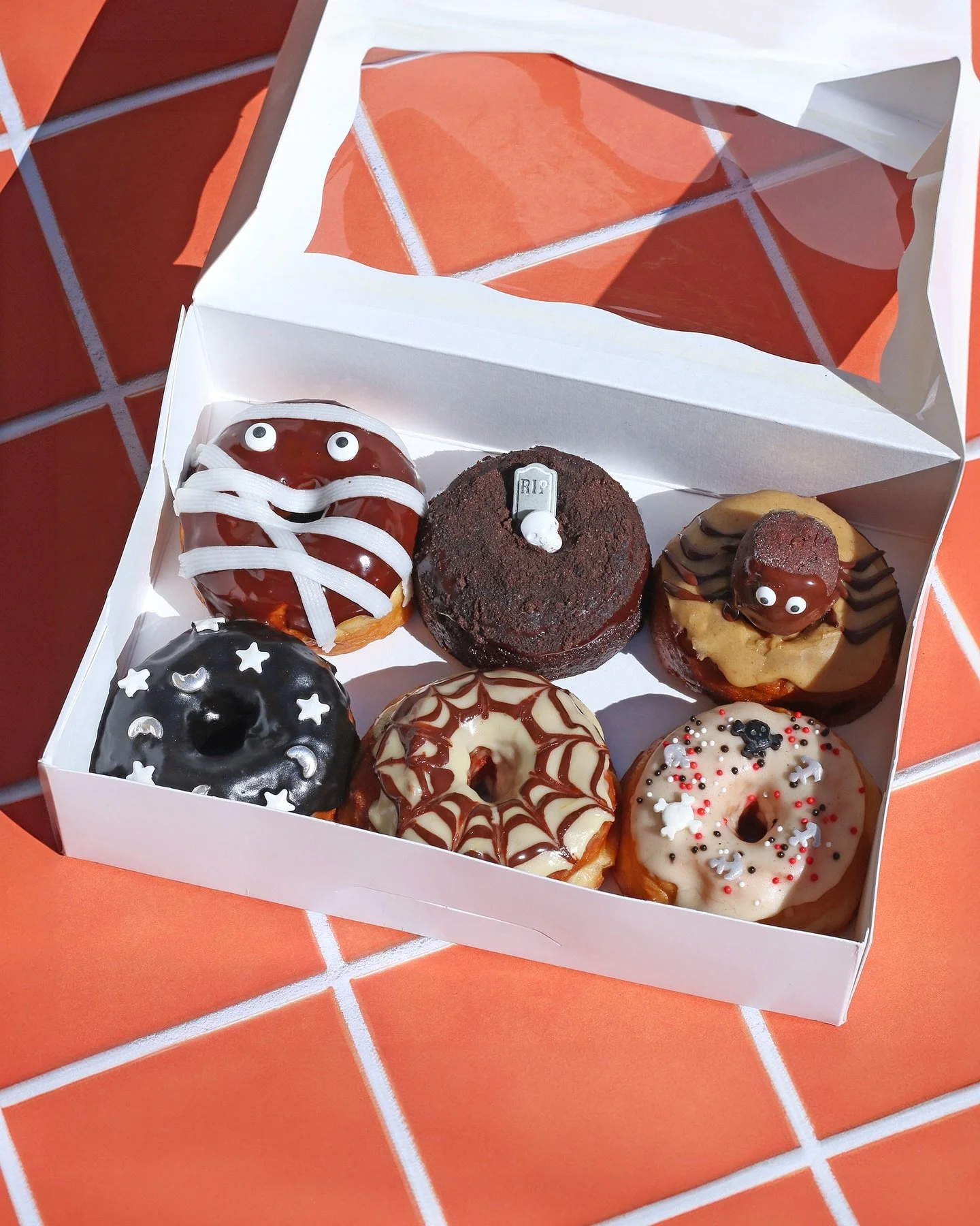 Trick or Treat yo&rsquo; self - Halloween Boxes are back from the dead 💀

This year we&rsquo;ve got a box with 6 hauntingly good flavors:
🎃 Pumpkin Chocolate: Dark chocolate chips folded into our pumpkin spice dough, dipped in pumpkin spice glaze, 