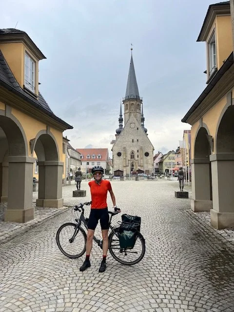 Lindsey Jones 2.jpeg