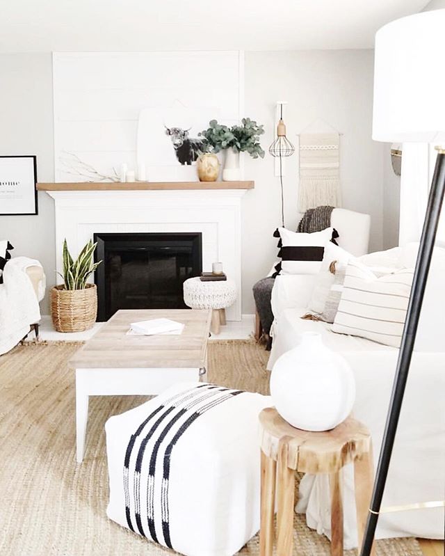 So happy to be sharing someone many follow and admire, Cynthia Harper. She has a stunning home filled with inspo, great decor tips, has a store, a blog, AND just this week launched a stunning website Cynthia Harper Living (link is in her bio) where y