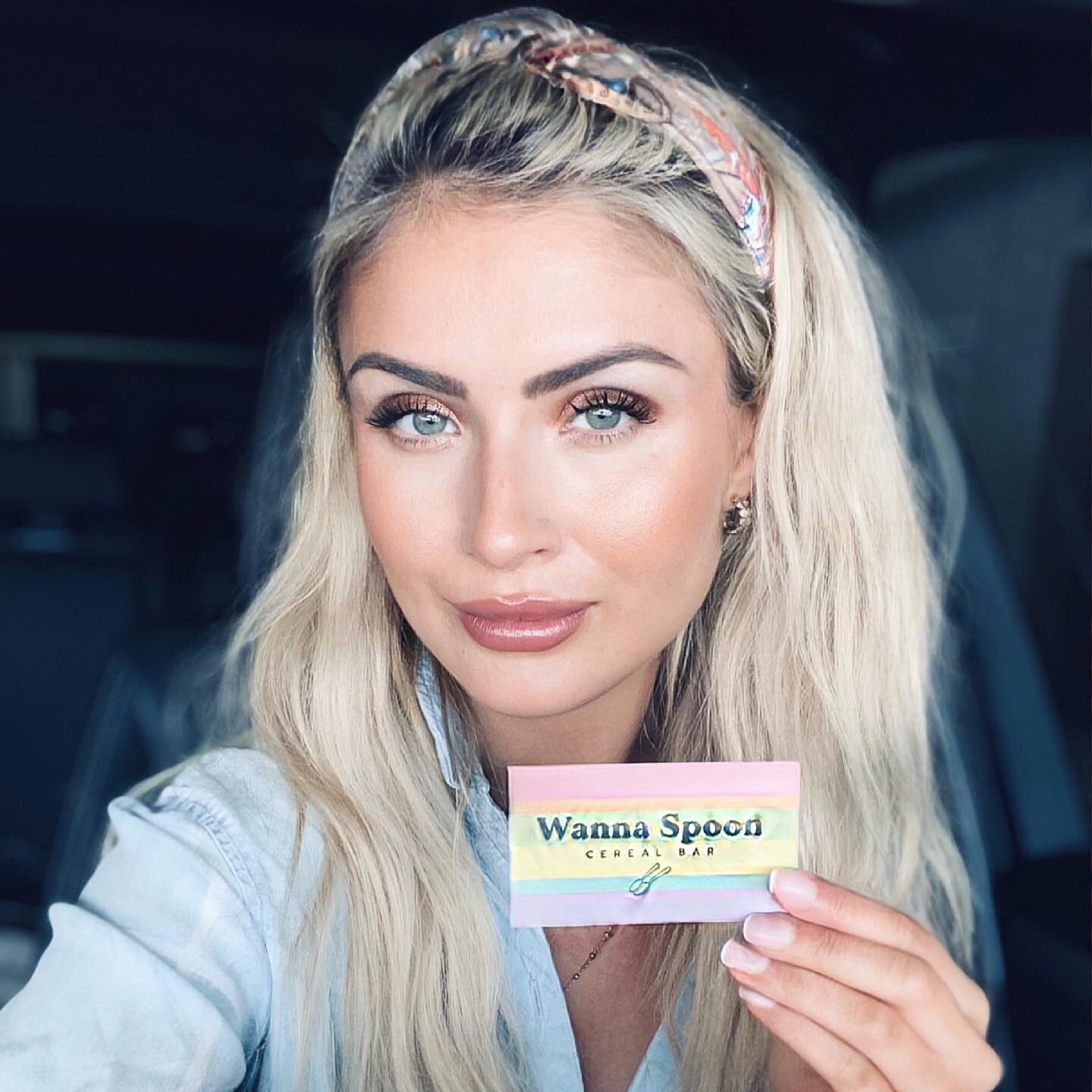 I prefer to match my business cards 💁🏼&zwj;♀️ #comingsoon #pastelcolors @wannaspooncerealbar