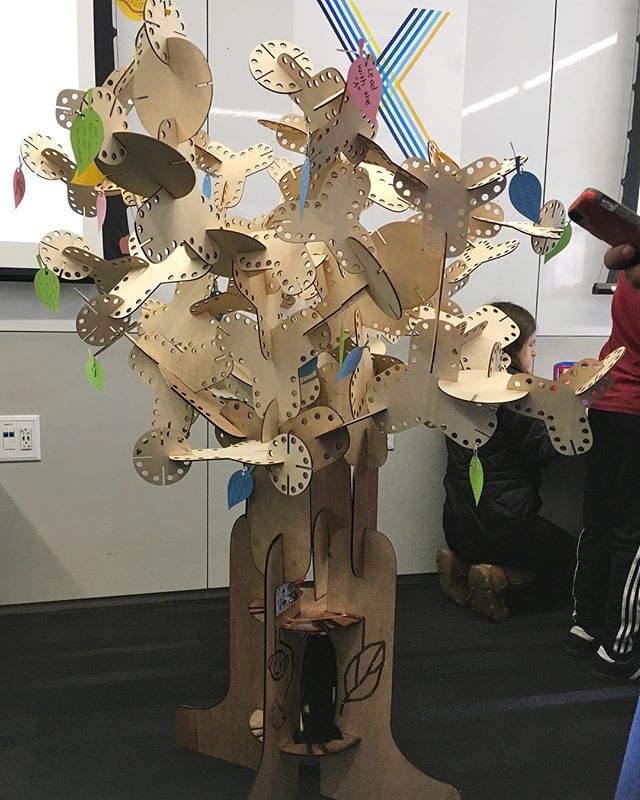 The #STEAMwishtree 🌲 is now at iDesign of Communication, Media, & Learning Technology program. In addition to its handmade characteristic, the STEAM tree has the forest sound effect! Thanks everyone for the hardworking! @masclab @snowdaylearning @teacherscollege @tc_cmltd #TCAcFest #teacherscollege #steam