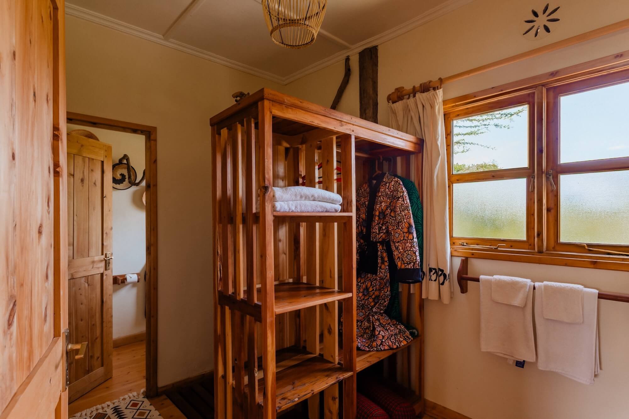 kenya_safari_holiday_2-bedSC_bathroom.jpg