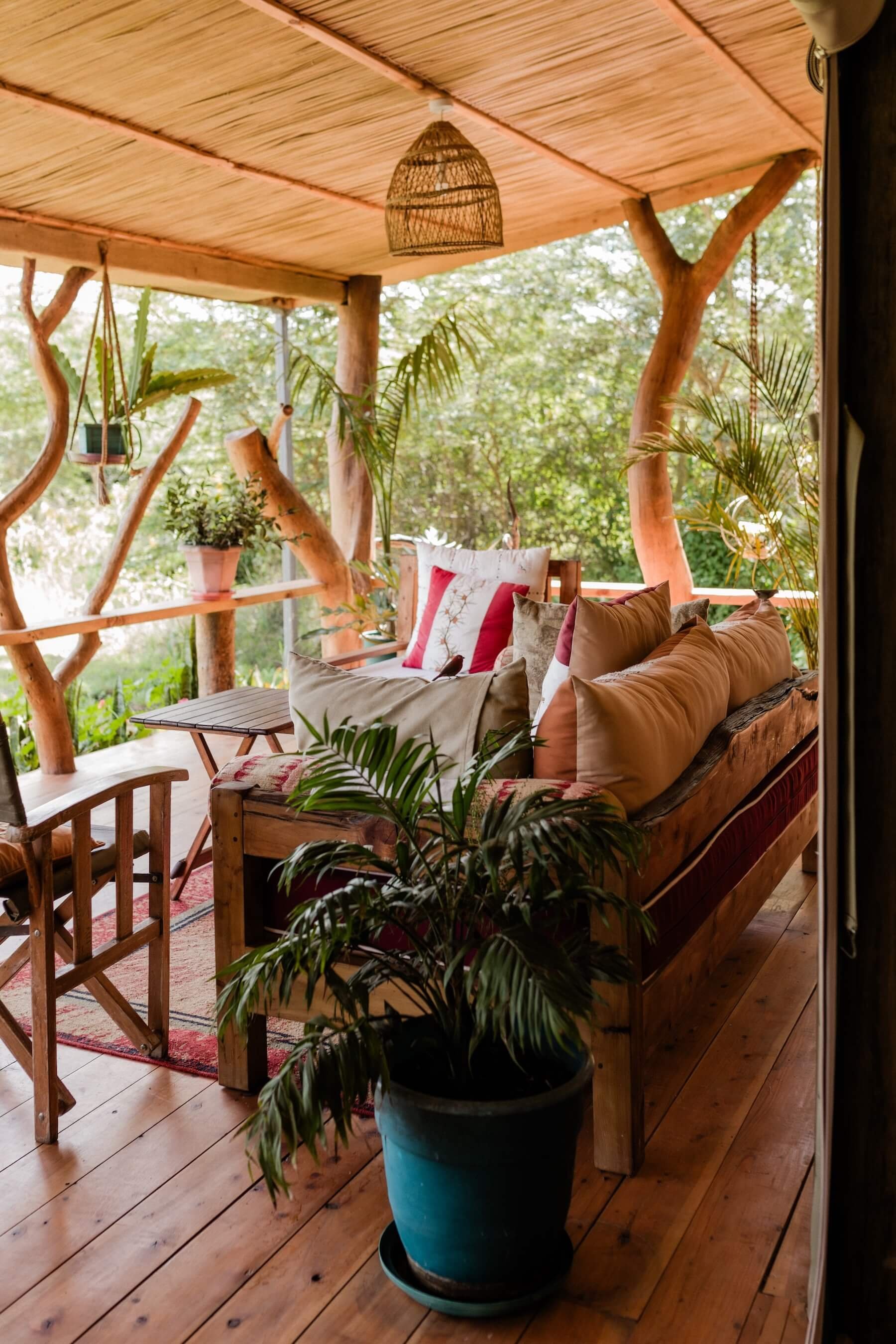 kenya_safari_holiday_2-bedSC_outdoor_sofa.jpg