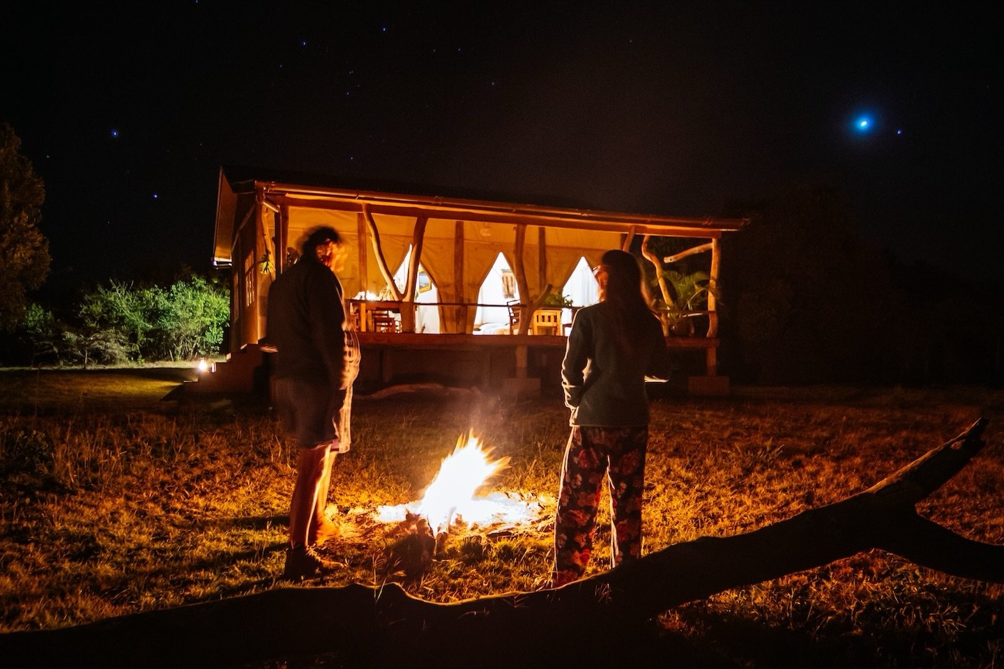 Andy has spent his life in the African bush. He&rsquo;ll tell you he feels most at home by a campfire, under a sky full of stars, listening to elephants rumbling in the dark. And he built @thesafaricottages so you can feel that too ❤️ 

If you&rsquo;