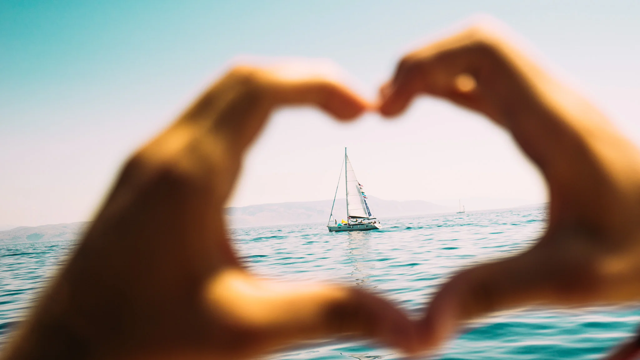 Website_PortfolioPages_Client_TheYachtWeek-11.jpg