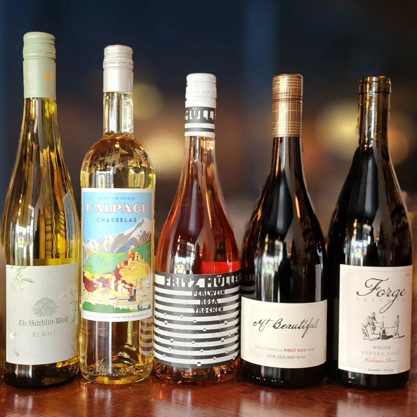 FLIGHT WINE LOUNGE & SHOP