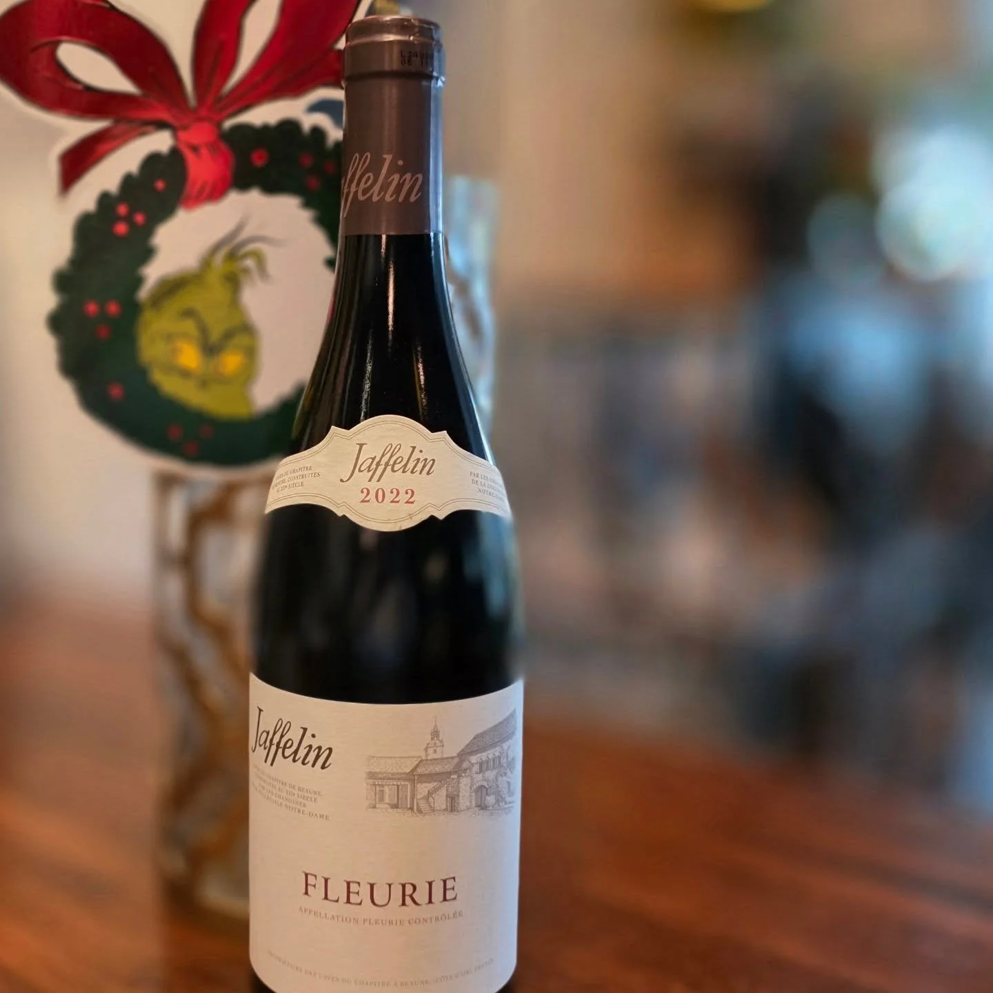 ✨️Our new wine for the week

A beautuful Gamay from Maison Jaffelin. Delicate and elegant with notes of red fruit, spice and flowers.

Fleurie is a renowned wine region nestled within the Beaujolais in France, celebrated for producing&nbsp;elegant an