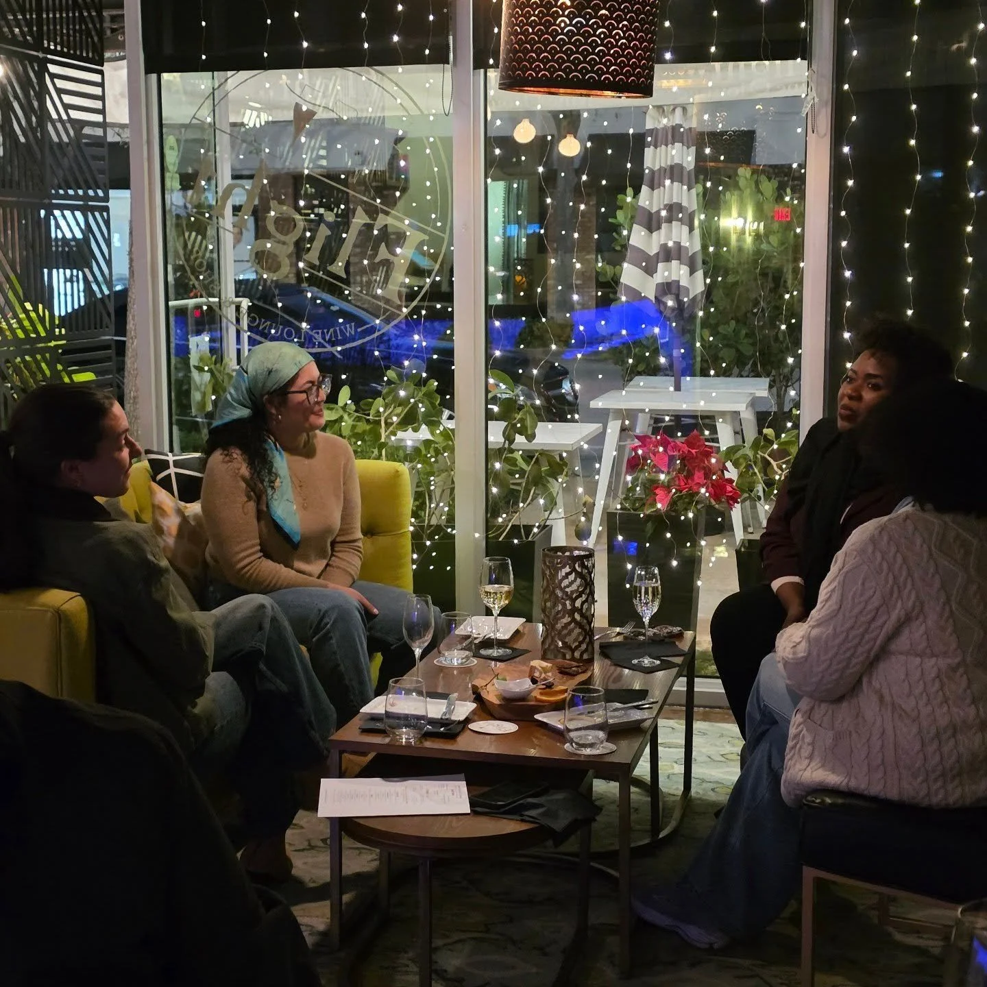 ✨️✨️ Happy Friday ✨️✨️

Today is the day to gather your friends @flightwinelounge, enjoy some delicious wine &amp; bites, engage in great conversation &amp; shake off the week!

We will be pouring starting at 5pm🍷

#flightwinelounge #weekendstartshe