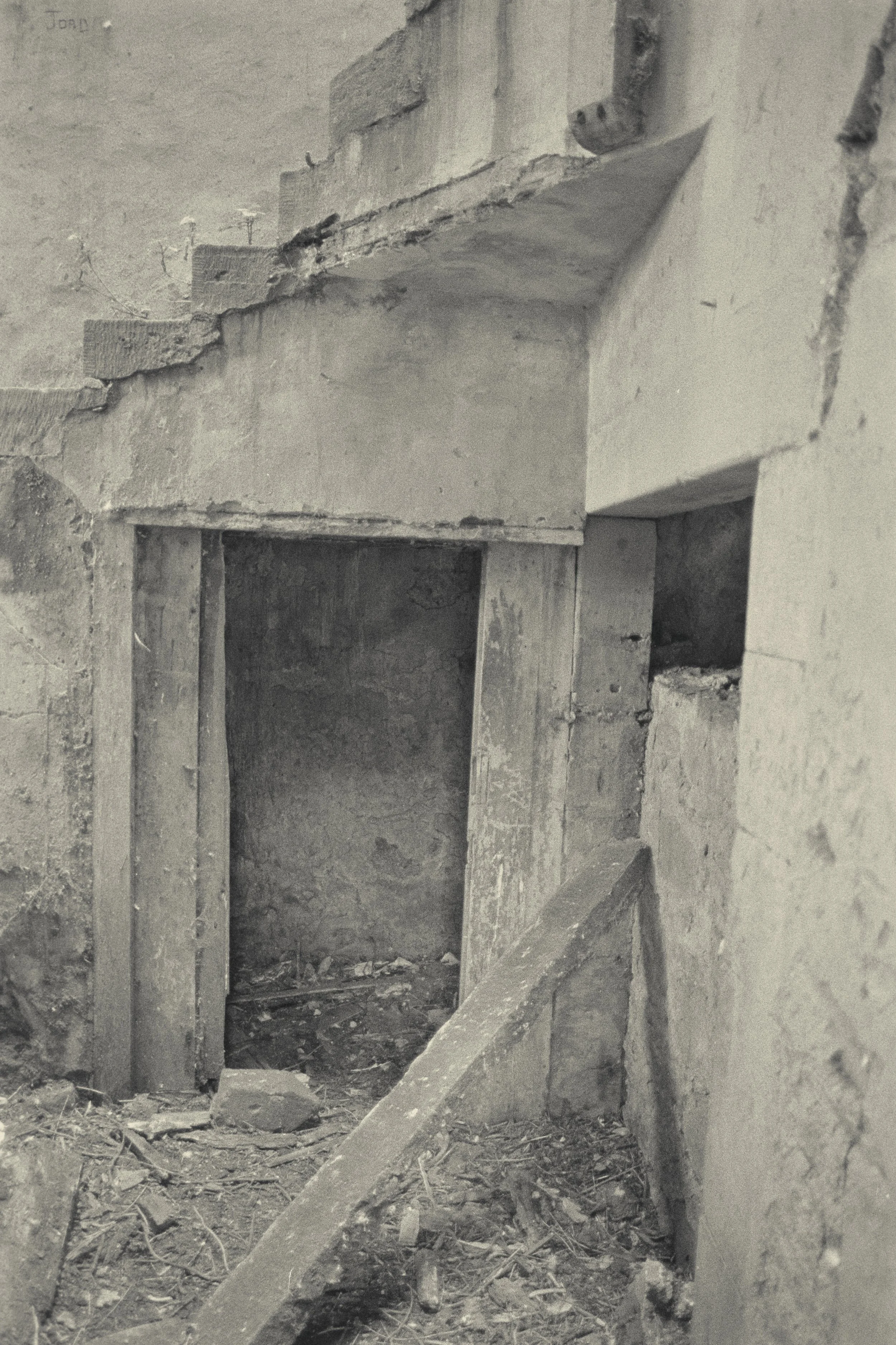 inside the old Kirk  - ilford hp5 135