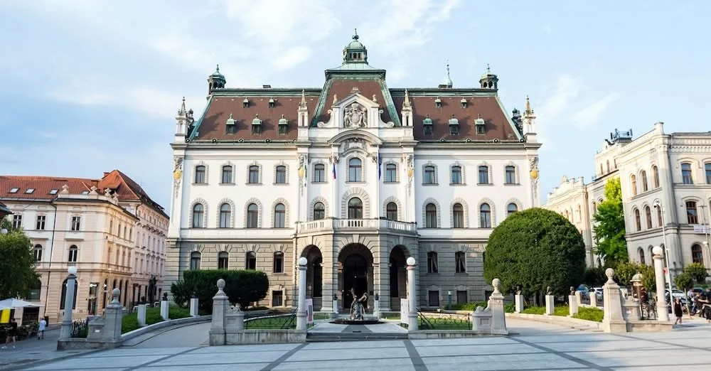 POLETNE ŠOLE ČLANIC UNIVERZE V LJUBLJANI