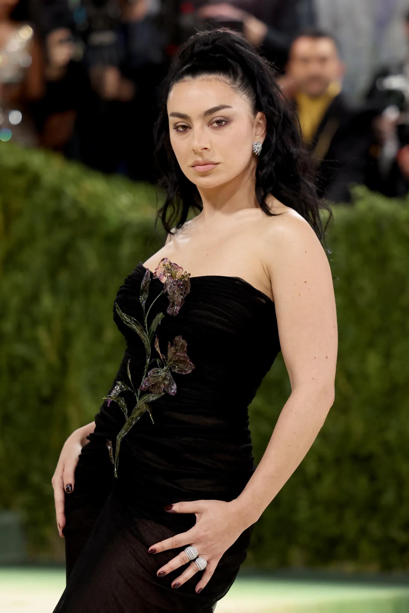 Sculptural Hair Replaced Traditional Glamour