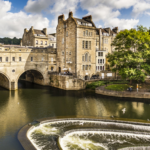 BATH Roman Baths, Pump Room, The Abbey, Theatre Royal, Royal Victoria Park, Roman Baths, 15th Century Bath Abbey, the Jane Austen Centre, and so much more. The city of Bath is a World Heritage Site packed with things to do and see. Shopping includes the usual high street outlets, but also independent booksellers, galleries, antiques, music and specialist food shops.