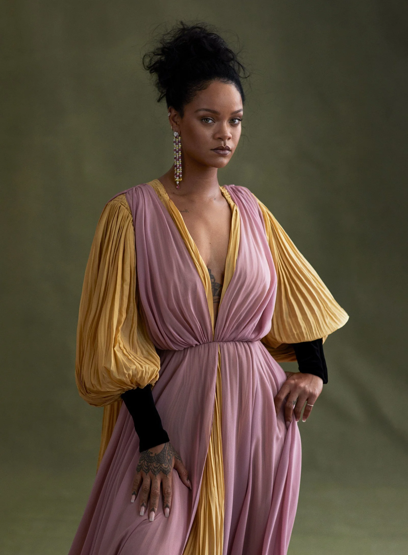vogue-november-2019-cover-rih-03.jpg
