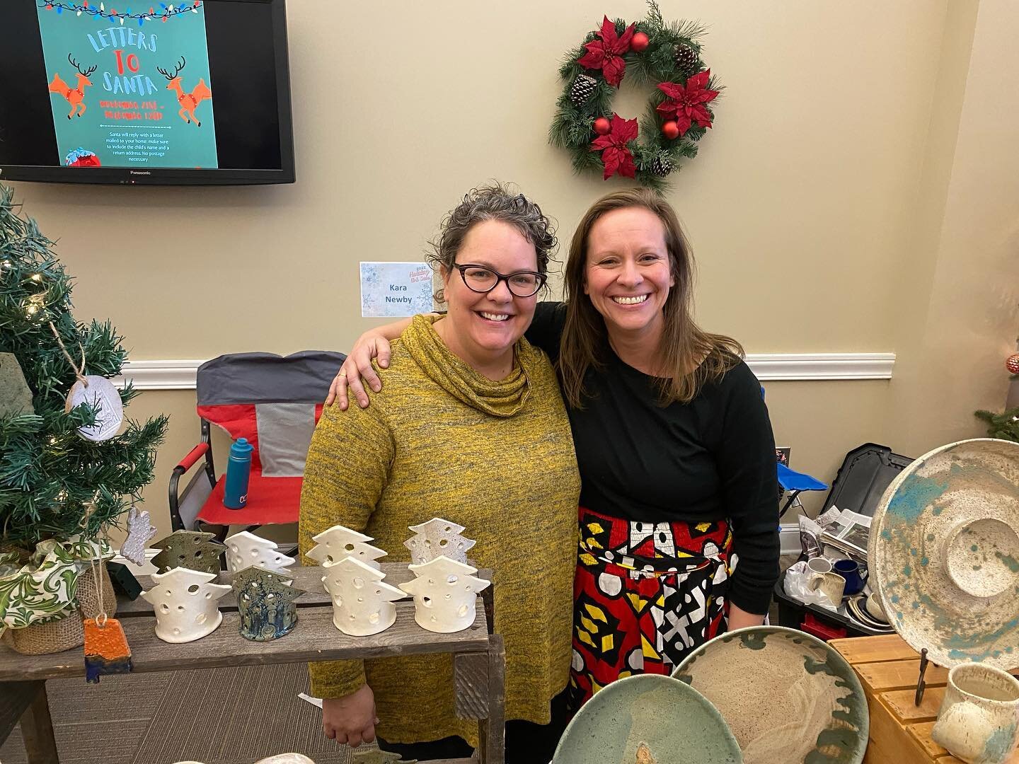 So incredibly thankful for friends who are willing to wake up and meet me at 6am to sell pottery with me all day. I feel so loved and supported. Thank you @erinub and @annecumbie. Y&rsquo;all are incredible.