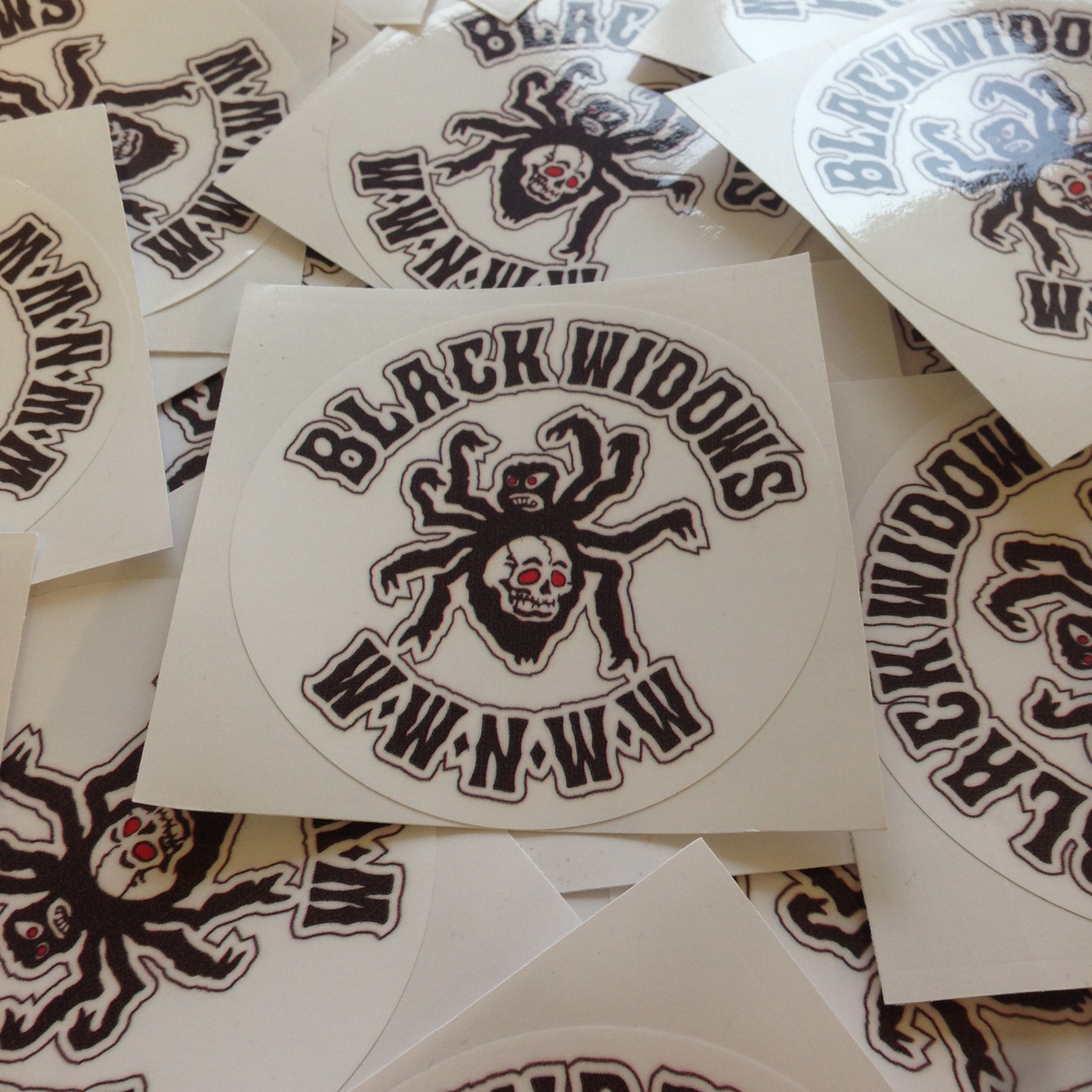 custom-round-pritned-stickers-theprintlocker.png