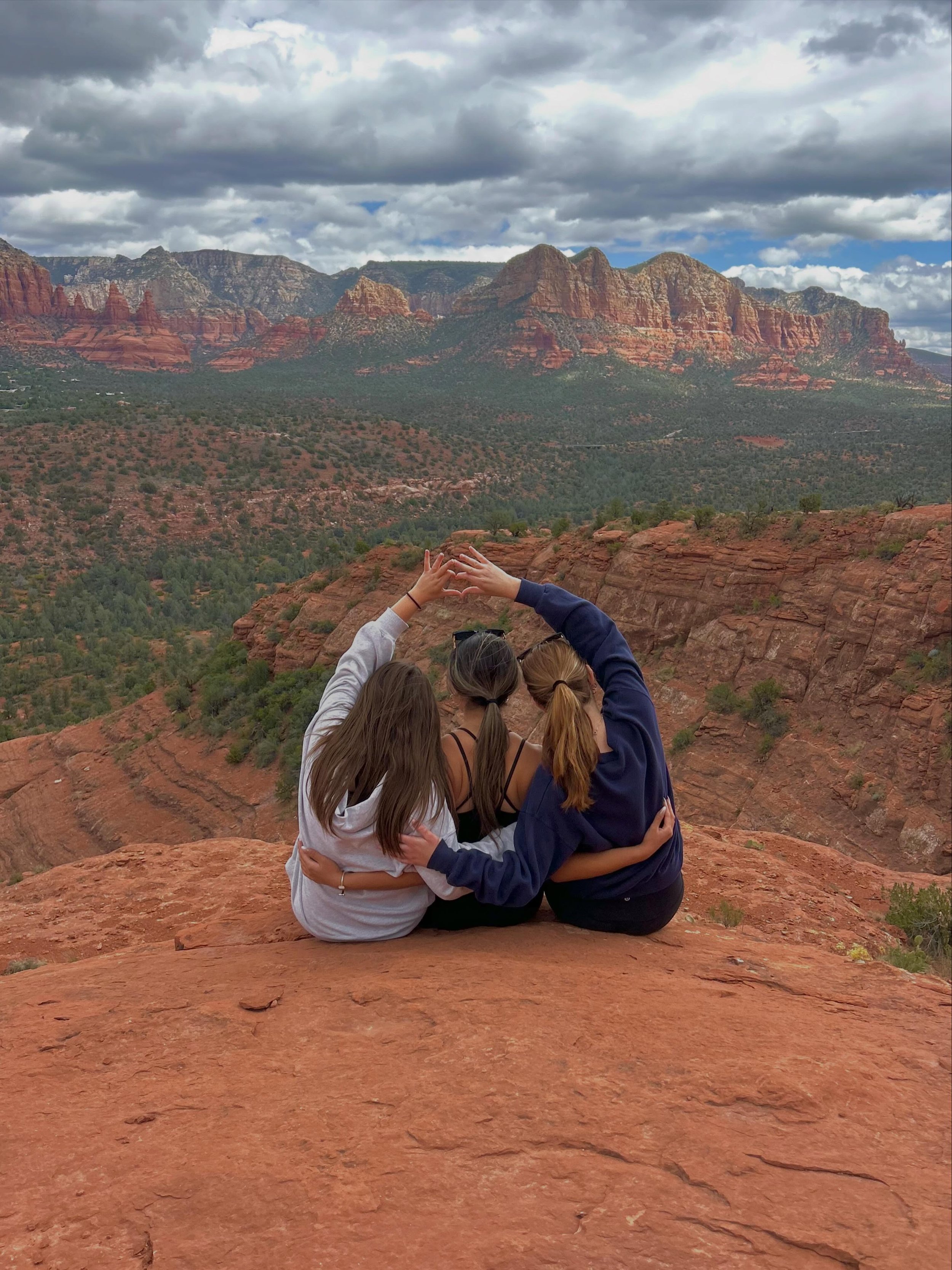 Throw what you know 🫶

Each sorority has its own unique hand sign, representing its letters, traditions, and sisterhood!  This is YOUR sign to register for recruitment and find the chapter that feels like home 🤍🤍

#panhellenic #arizonastateunivers