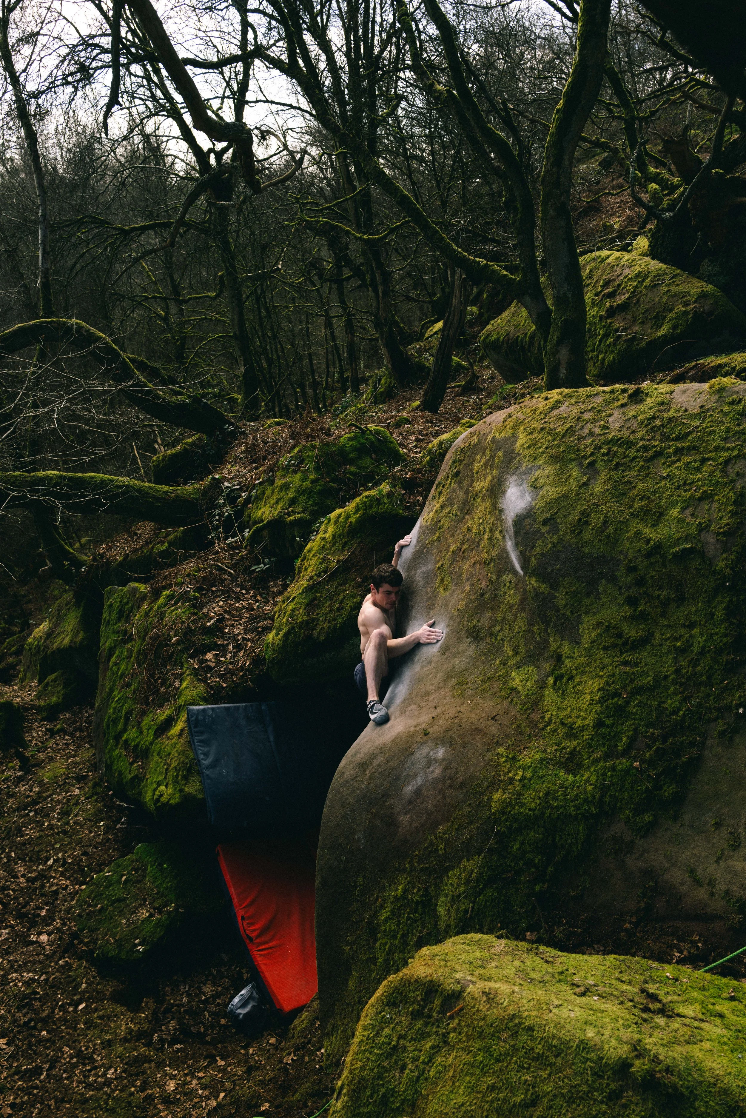 EXTRAS NOT POSTEDL1570294.jpg