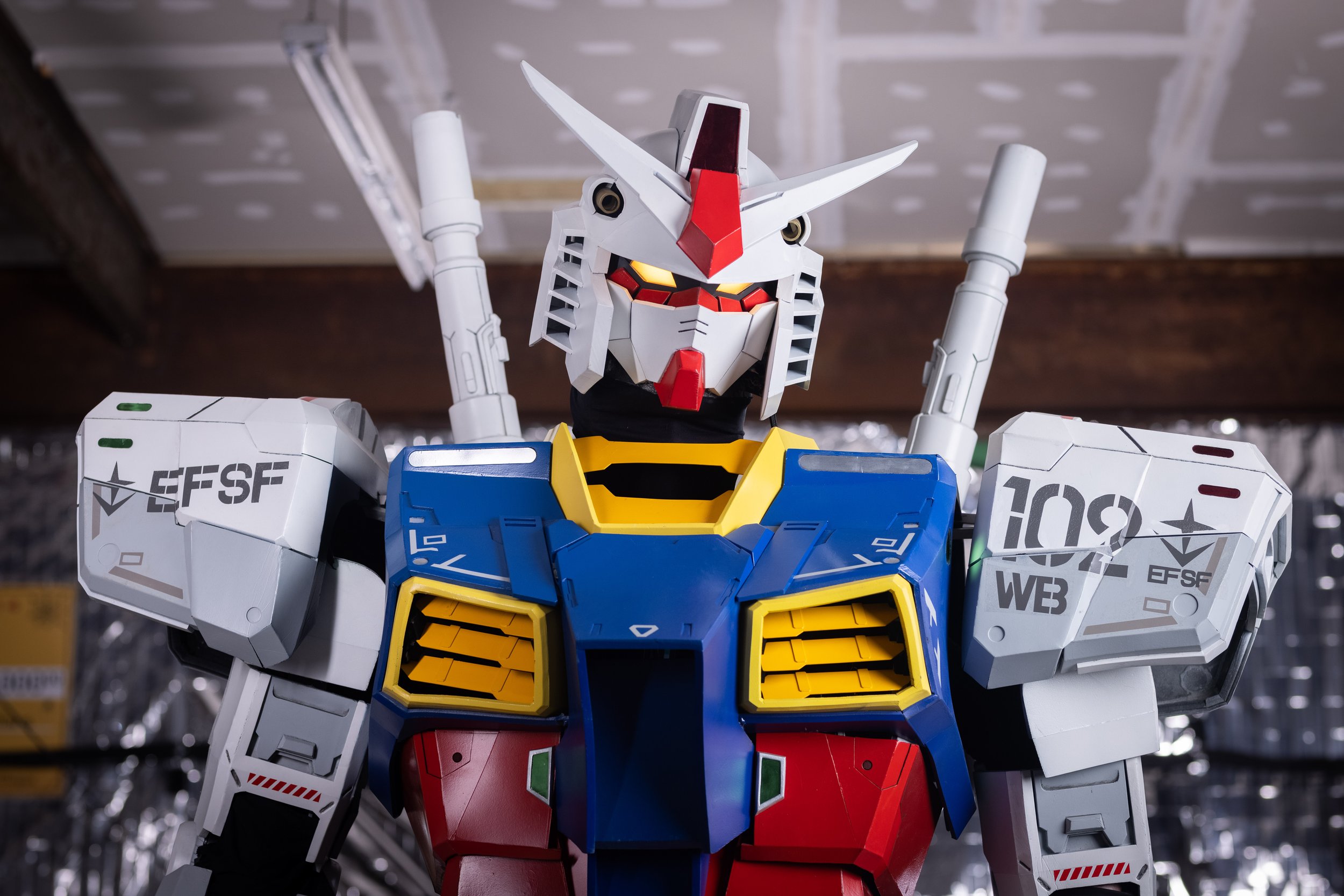 Thomas Gundam Suit Guinness World Records-123.jpg