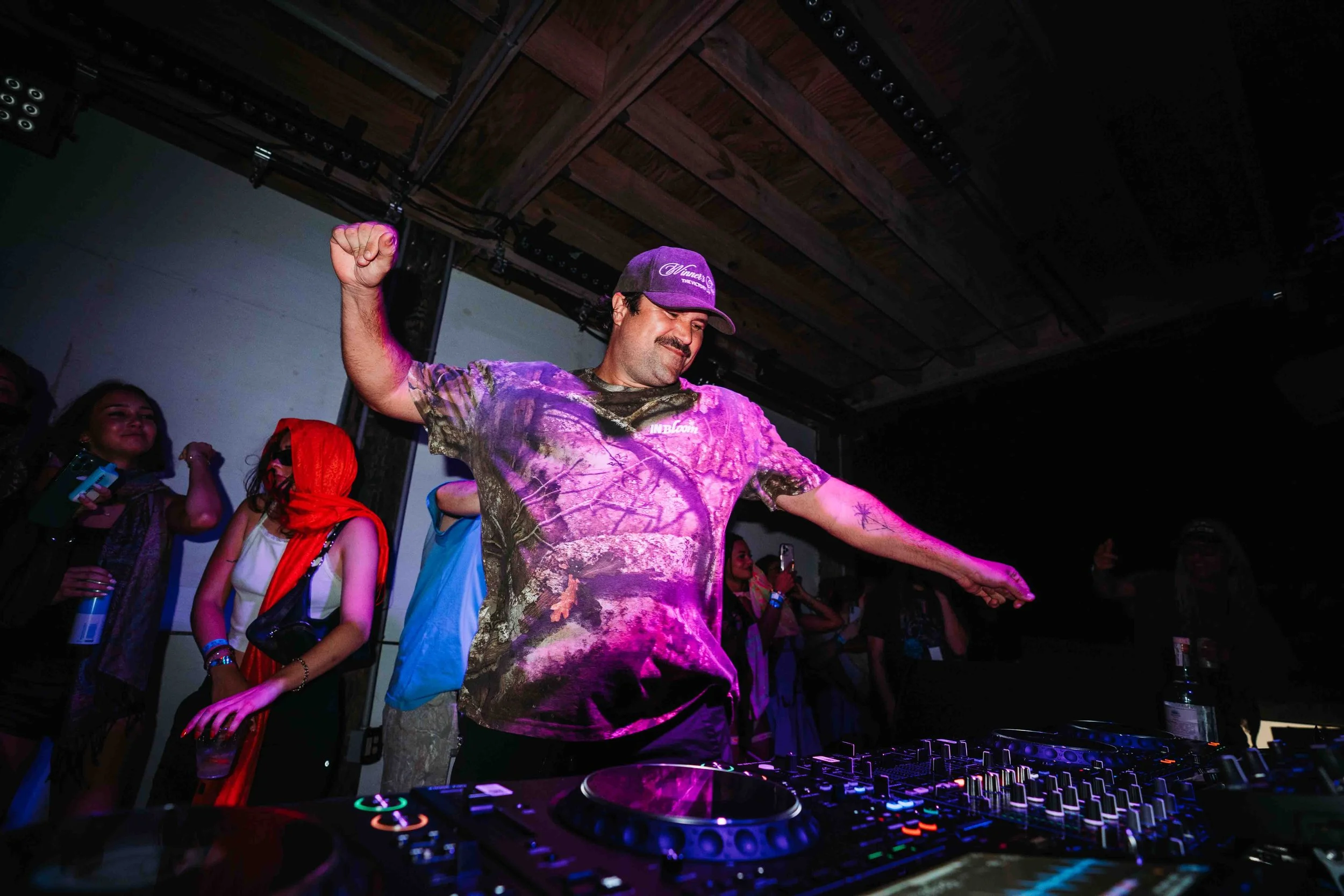 dannyteemedia-7305462.JPG
