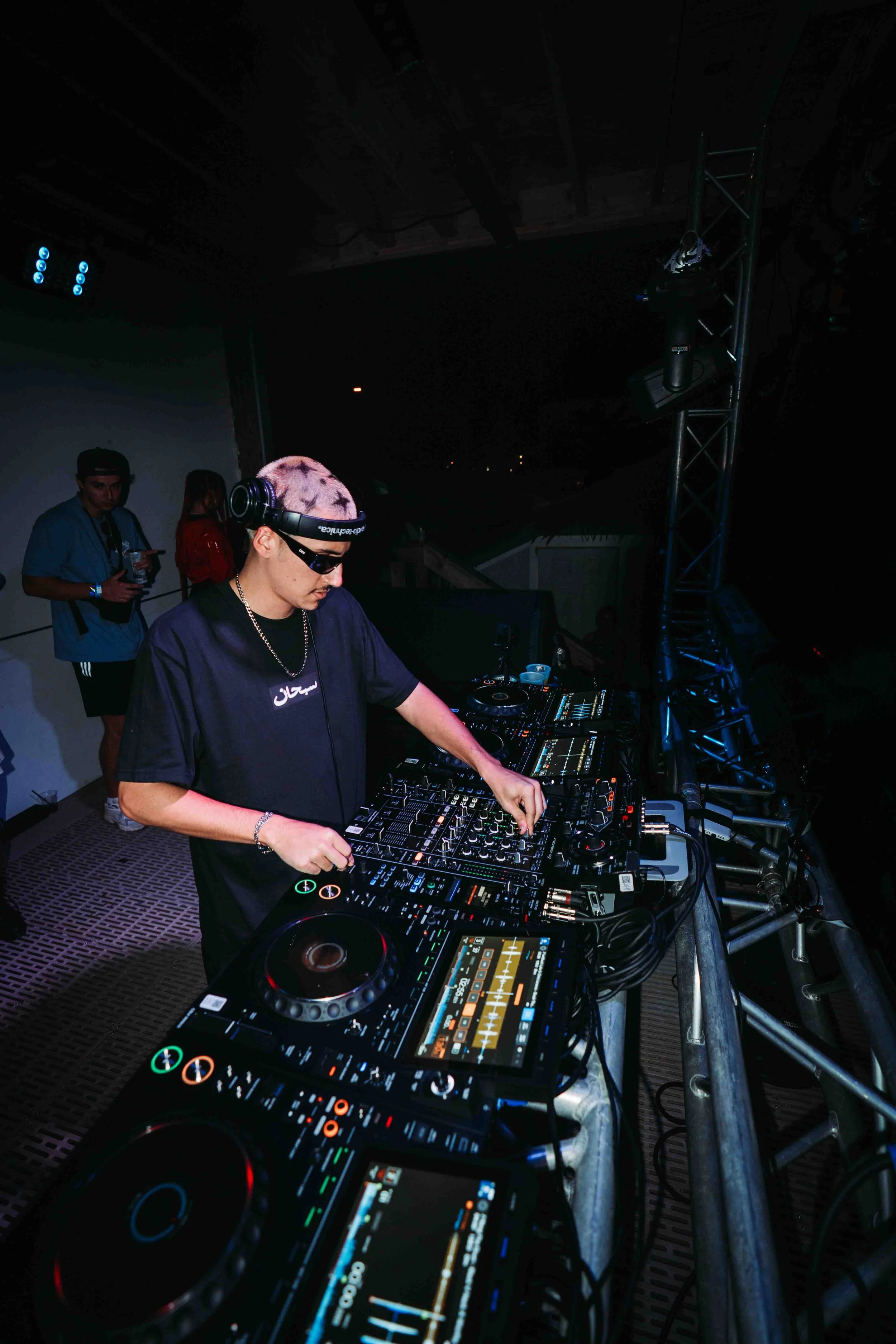 dannyteemedia-7304907.JPG
