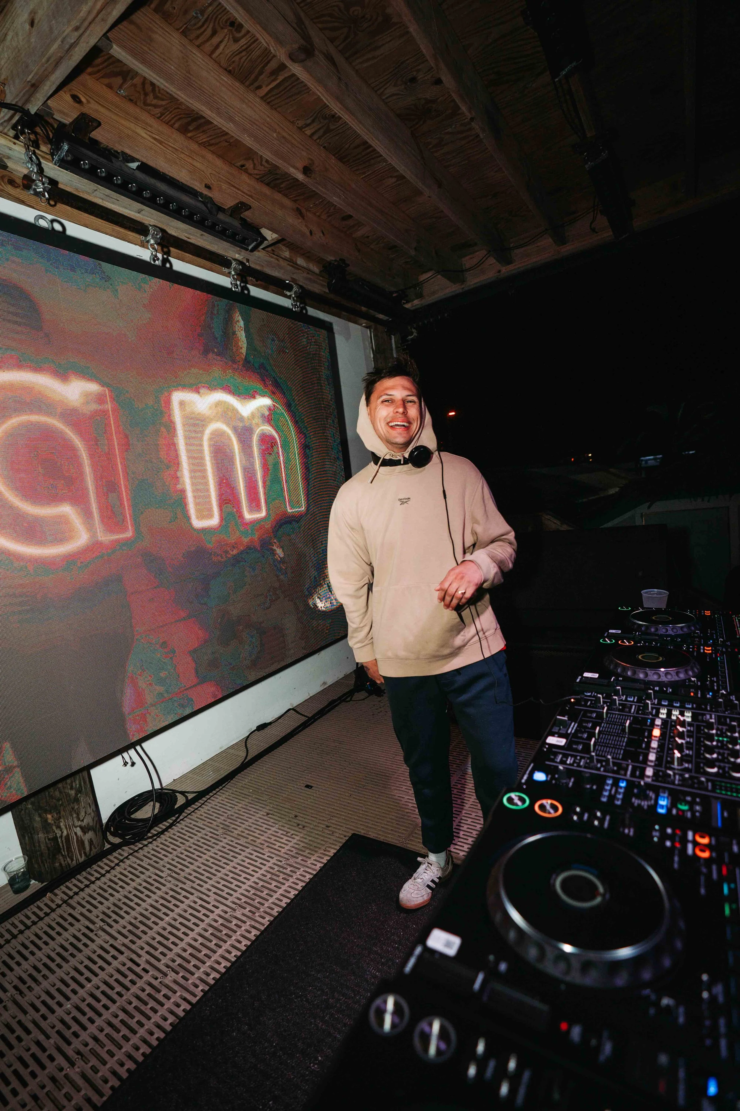 dannyteemedia-7306813.JPG