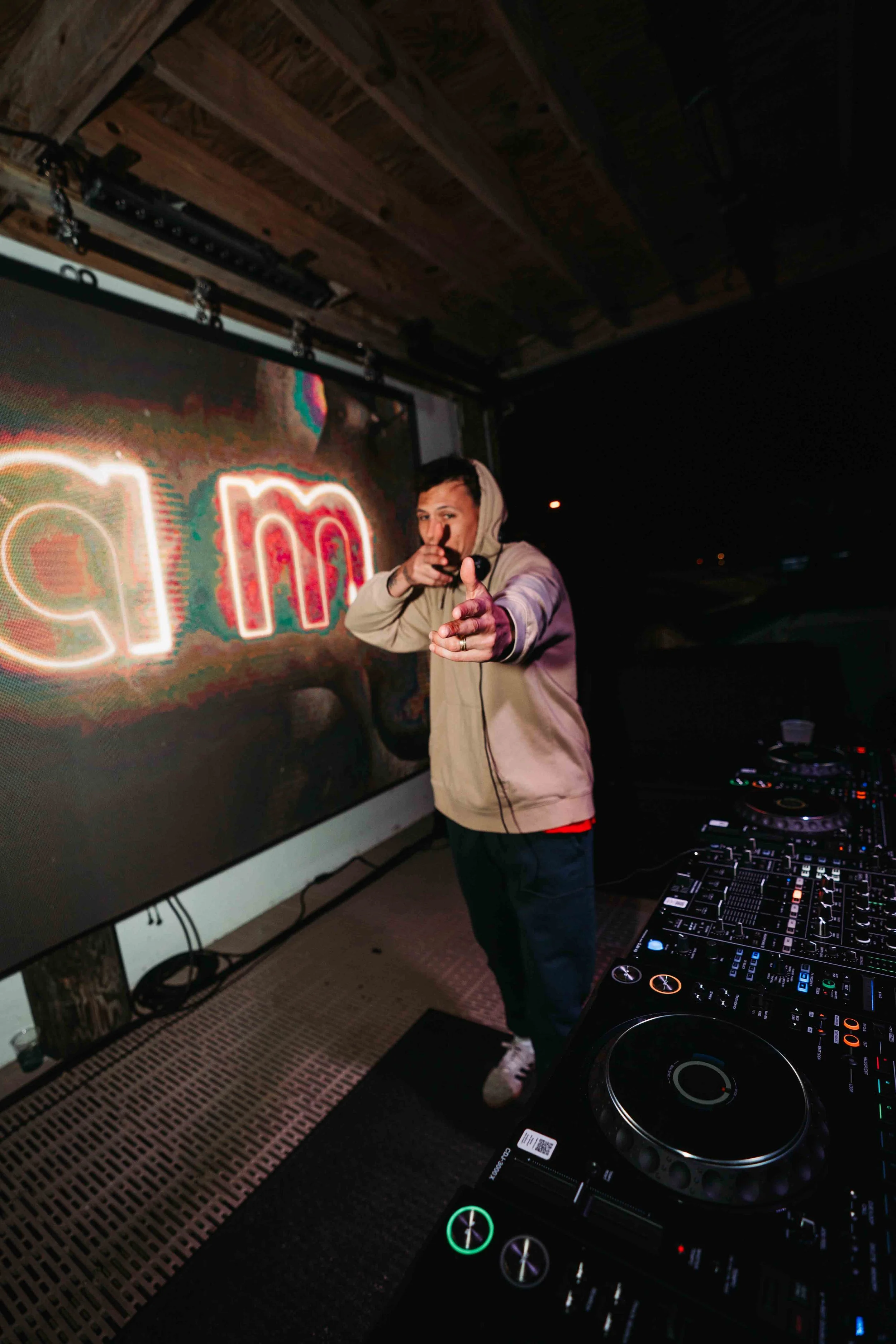 dannyteemedia-7306812.JPG