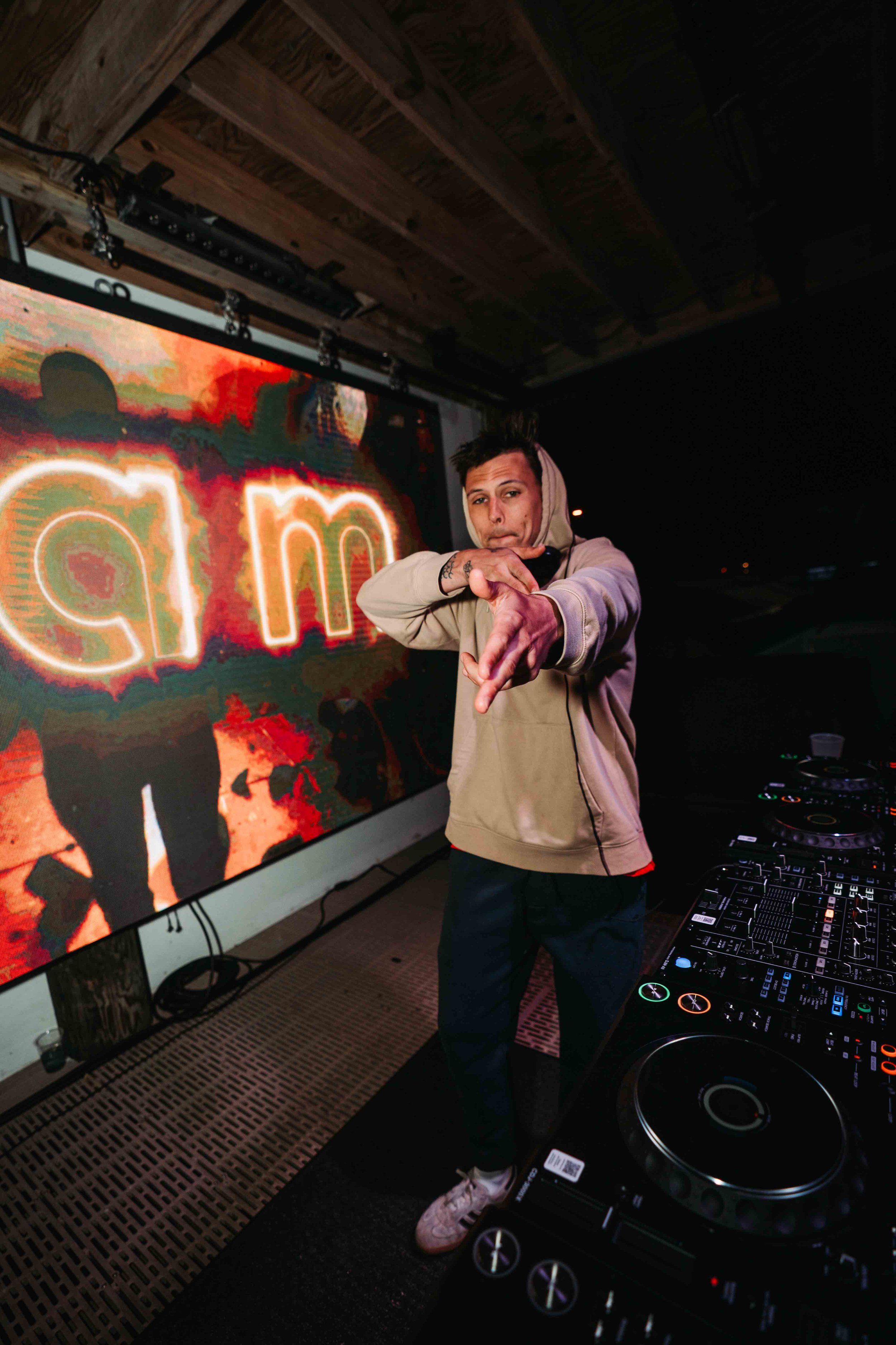 dannyteemedia-7306810.JPG