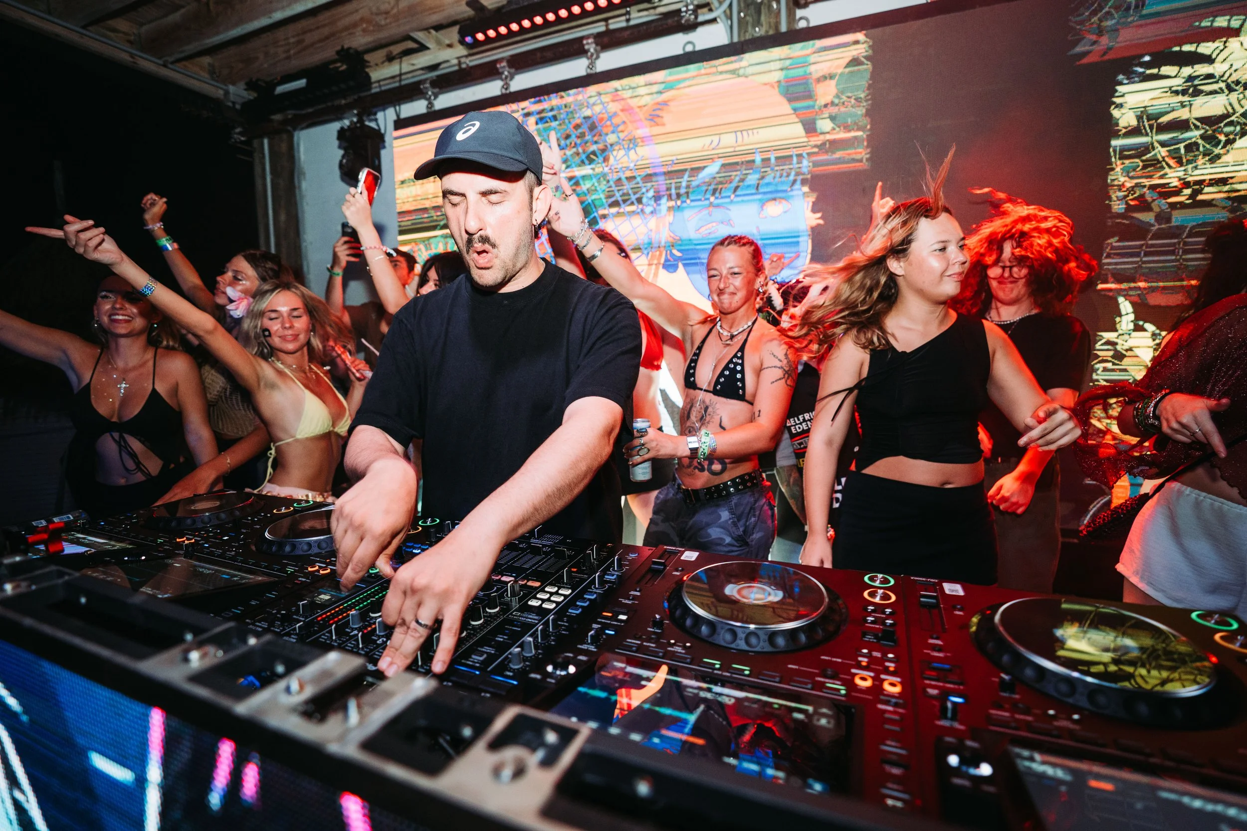 dannyteemedia-7304307.JPG