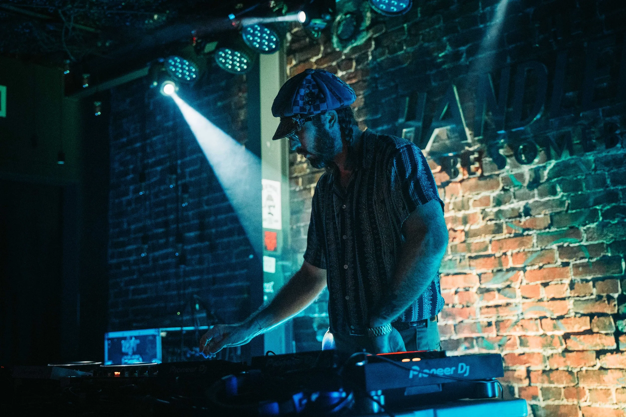 dannyteemedia-7305906.JPG