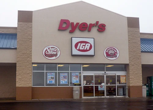 Dyer's IGA Client: Dyer's IGA Architect: Henry Lockard Architect