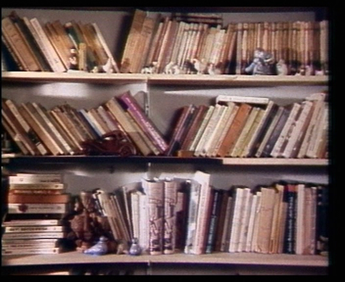   Le retour d’un amateur de bibliothèques  ( El regreso de un ratón de biblioteca/The Return of a Library Lover , 1983). © L'Institut National de l'Audiovisuel. 