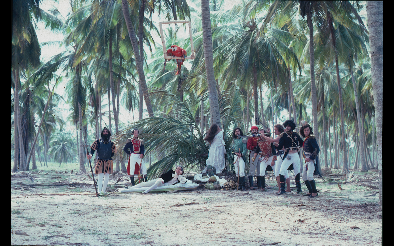 Still from  Bolívar, sinfonía tropikal,  Diego Rísquez, 1981. 