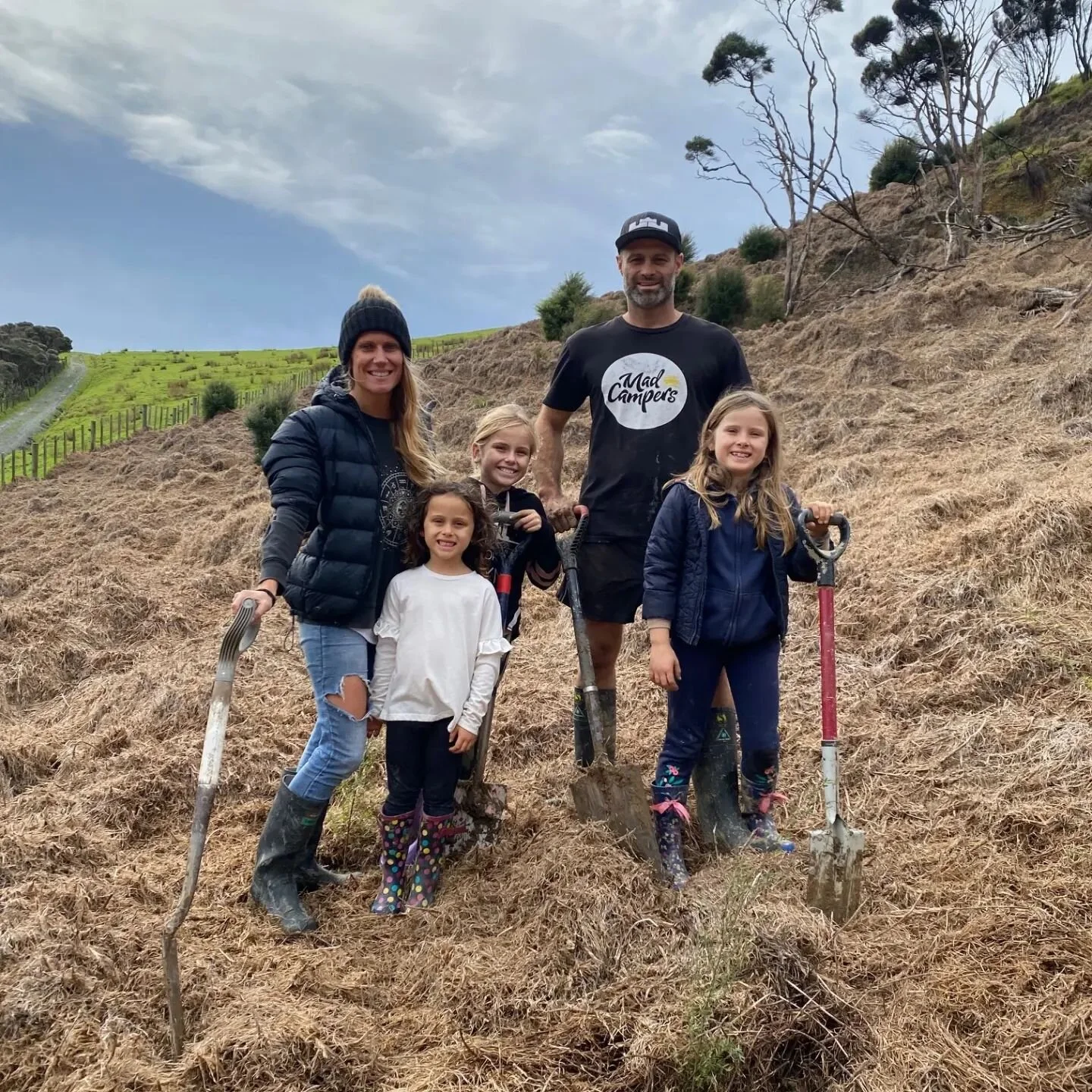 Thanks @tossi_nz for organizing another great day 😁🙌 5200 native plants in the ground - great effort from all the volunteers who braved the elements!! 🌿✅️🌳