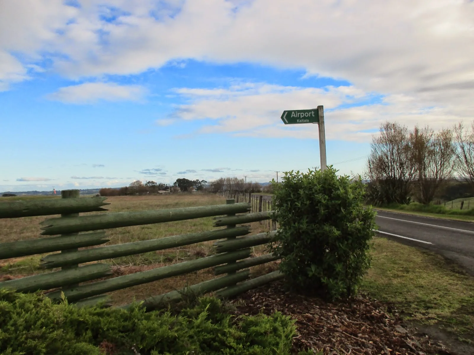 Kaitaia Airport sign.JPG