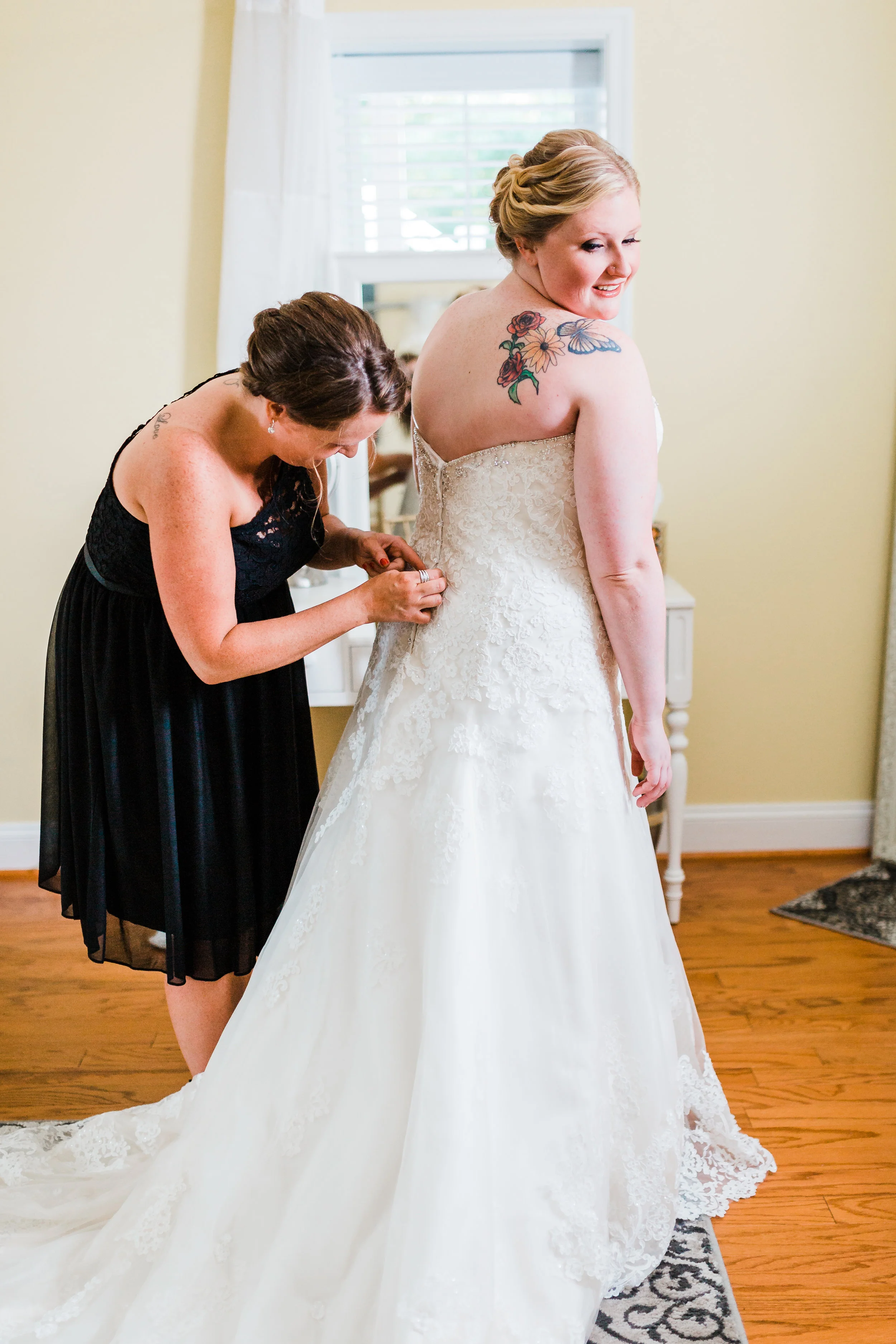 waterfront wedding venues in maryland - wedding venues in md with a bridal suite - bridal cottage - best maryland wedding photographer