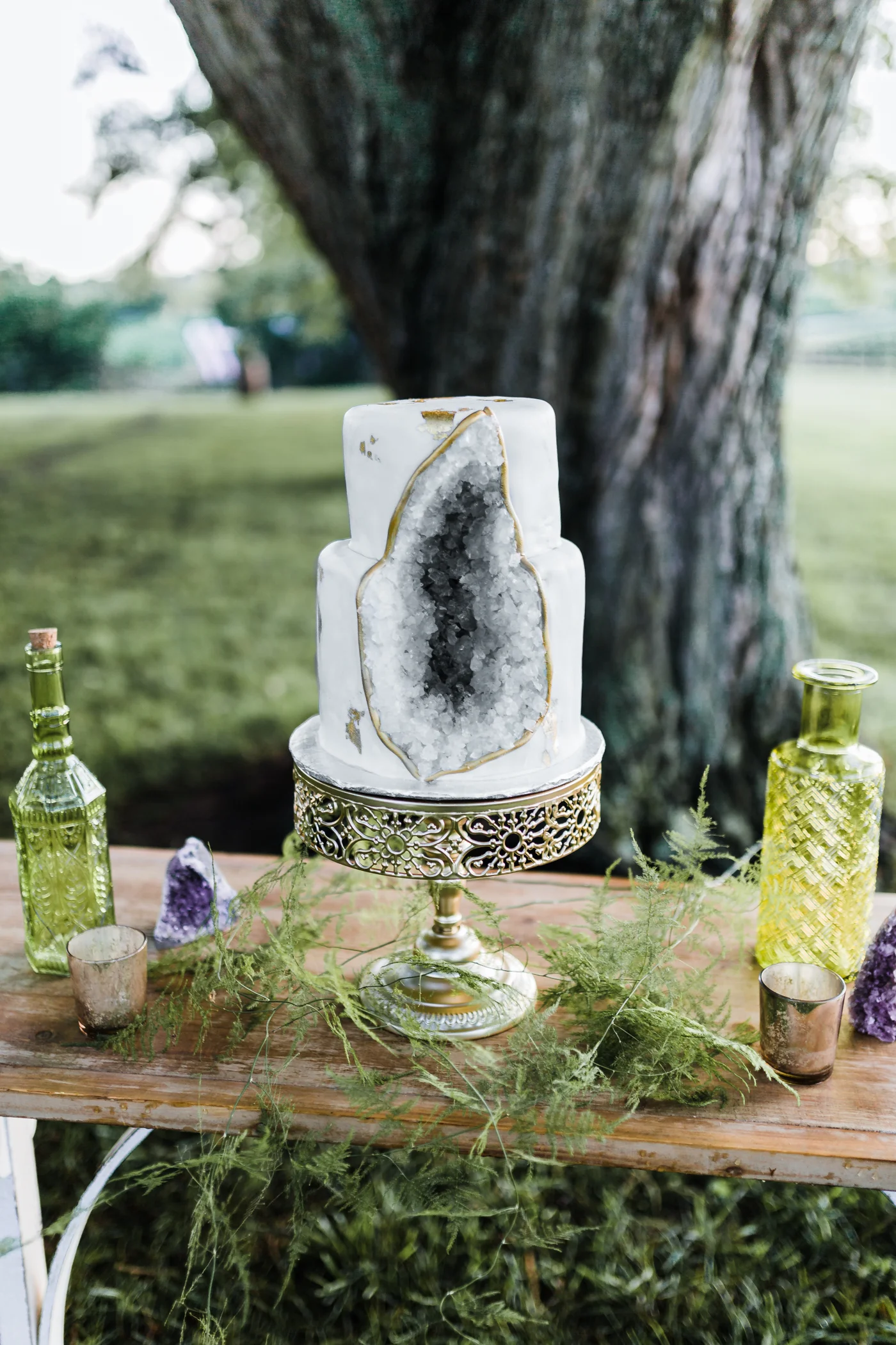 agate and gold boho wedding - geode cake - Once Upon A Crumb Bakery - amethyst wedding details